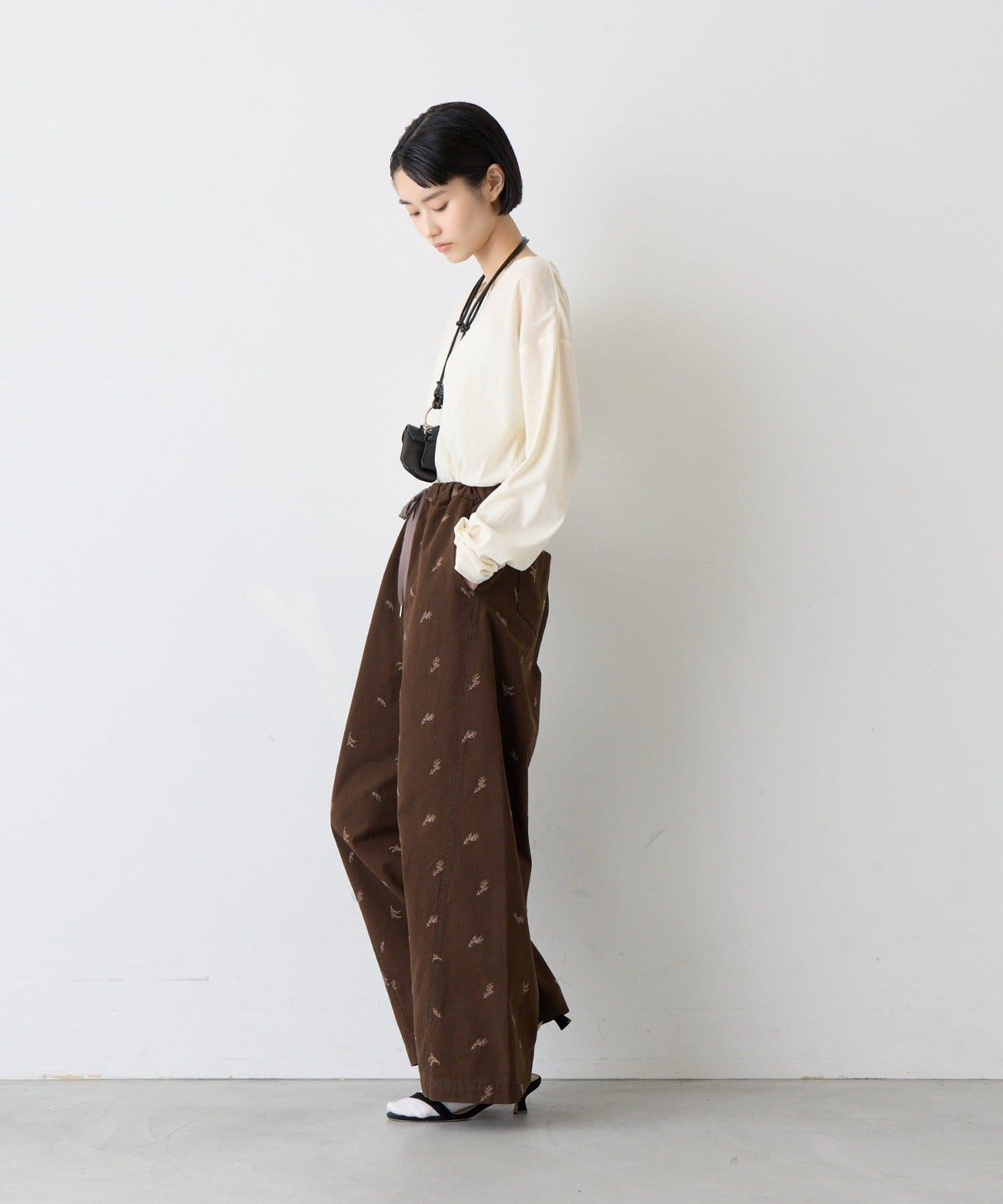 刺繡闊腿休閒長褲