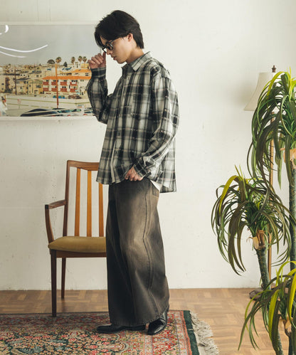 多臂格紋常規領長袖襯衫