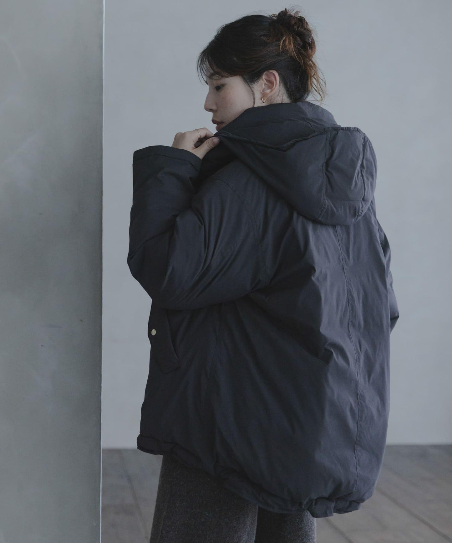 防潑水兩穿連帽立領羽絨服