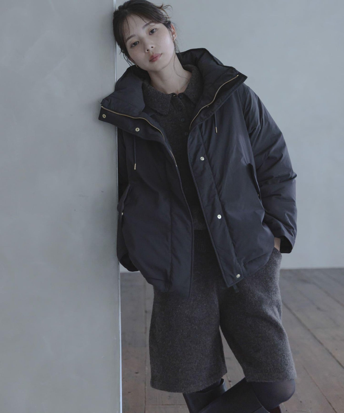 防潑水兩穿連帽立領羽絨服