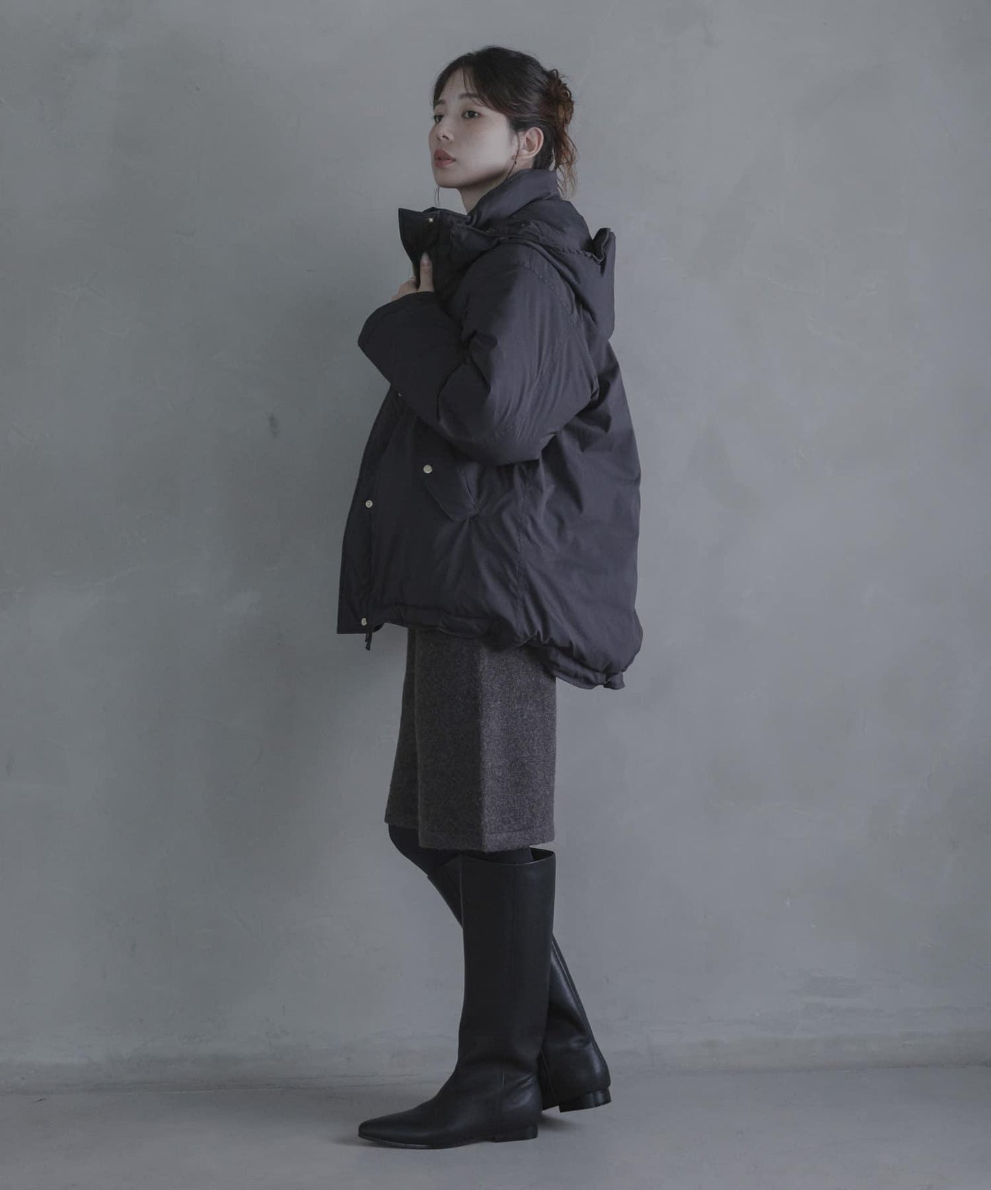 防潑水兩穿連帽立領羽絨服