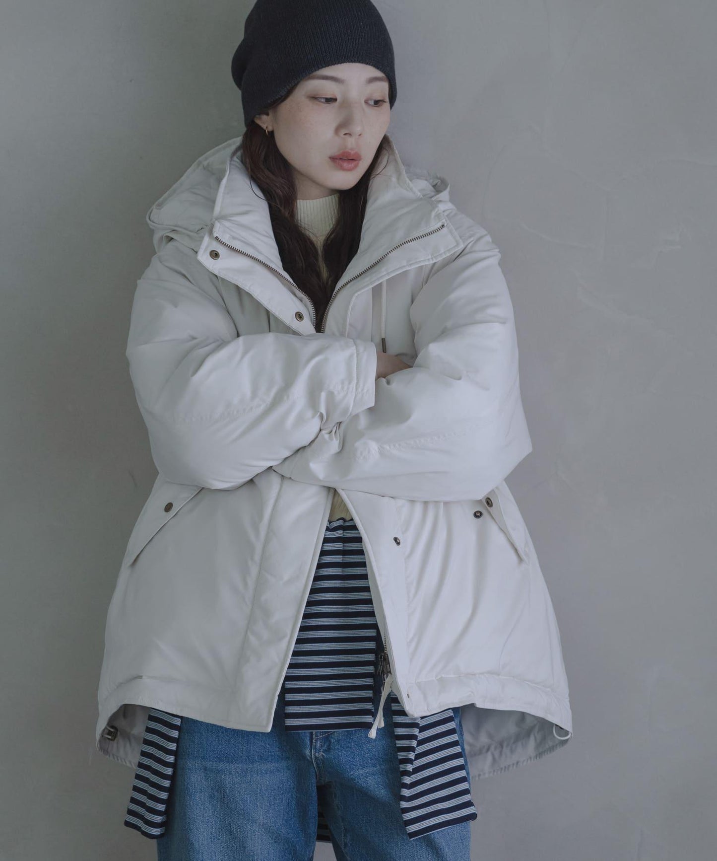 防潑水兩穿連帽立領羽絨服