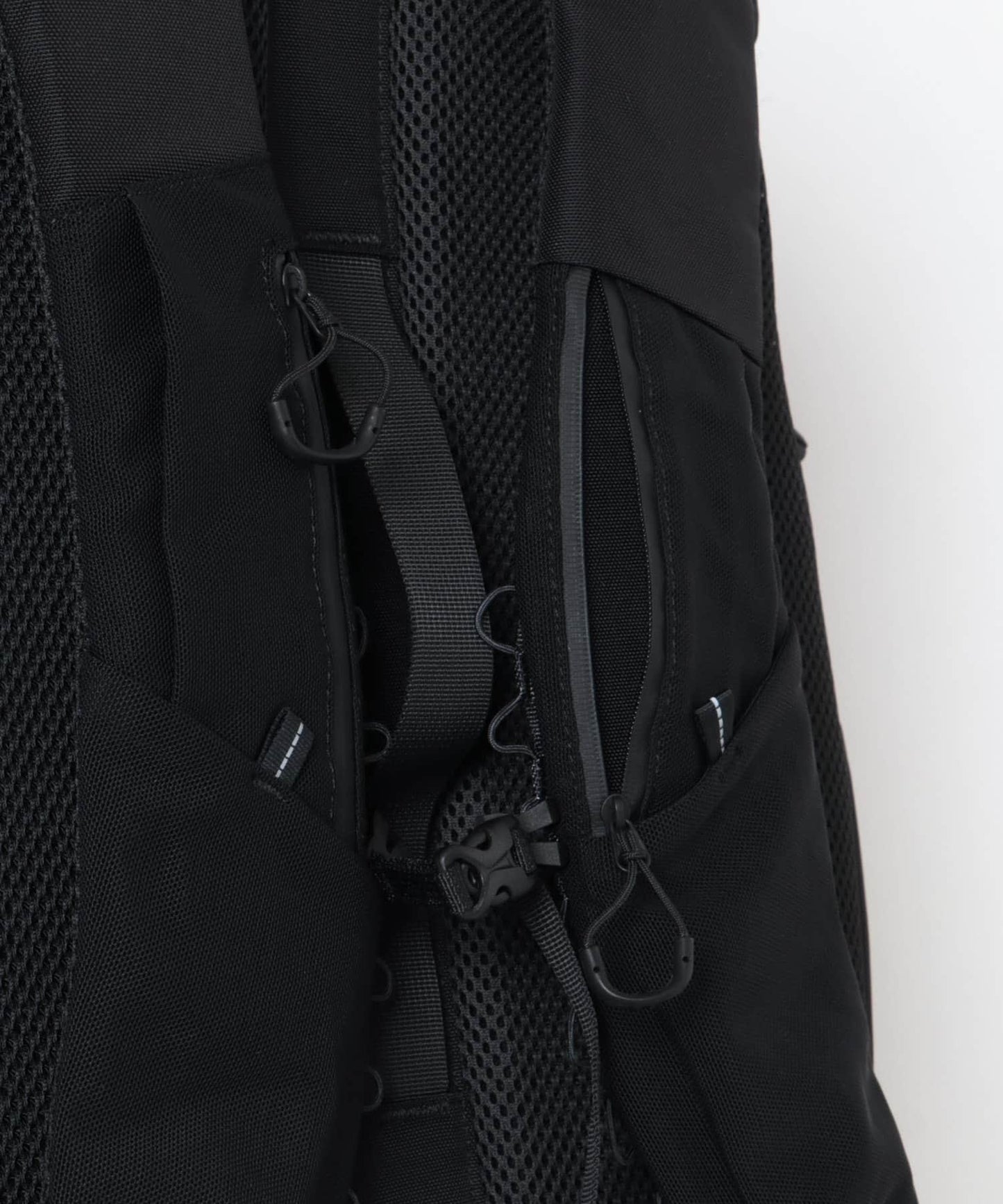 CMF OUTDOOR GARMENT WEEKENDERZ