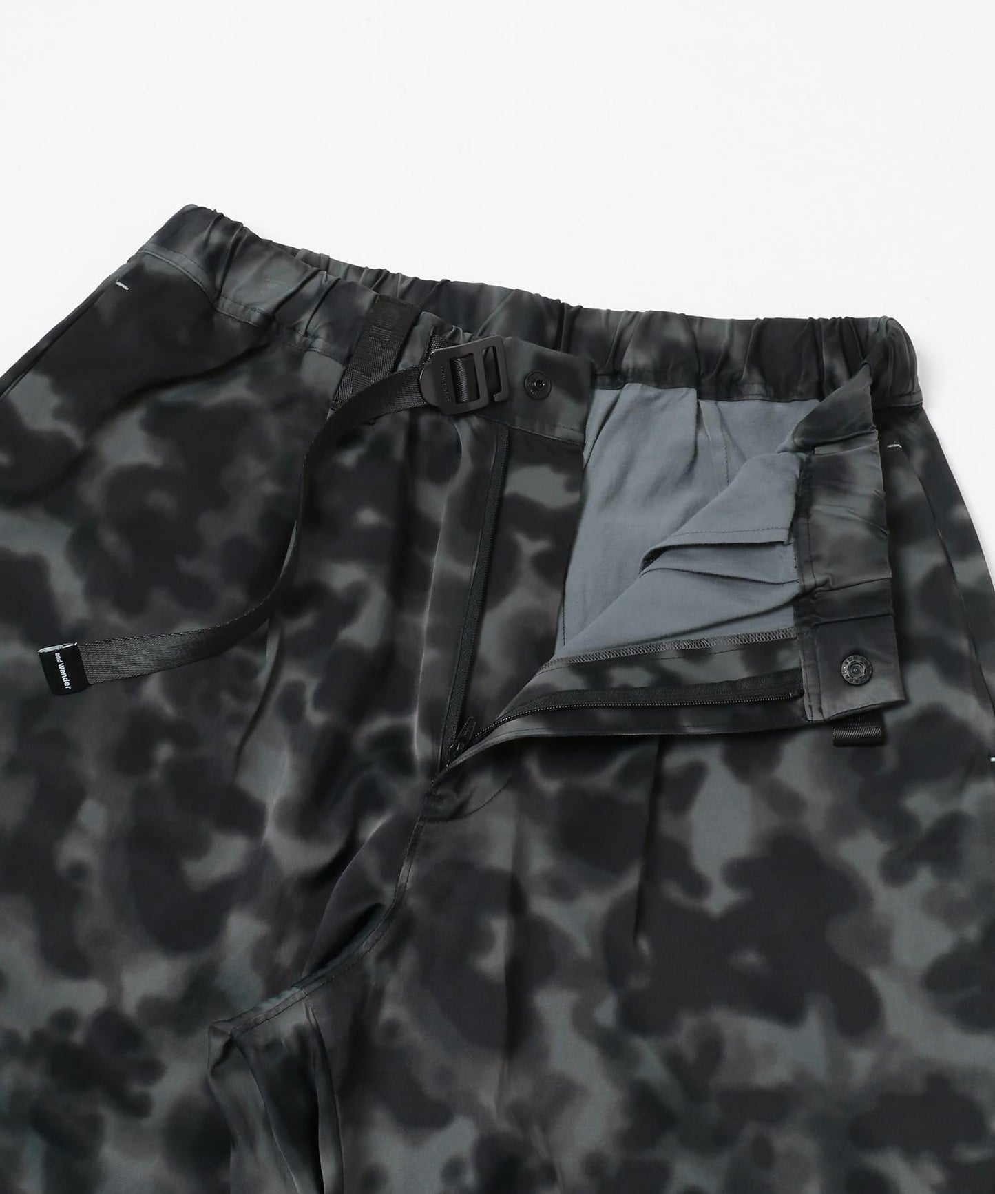 and wander printed satin 褲子
