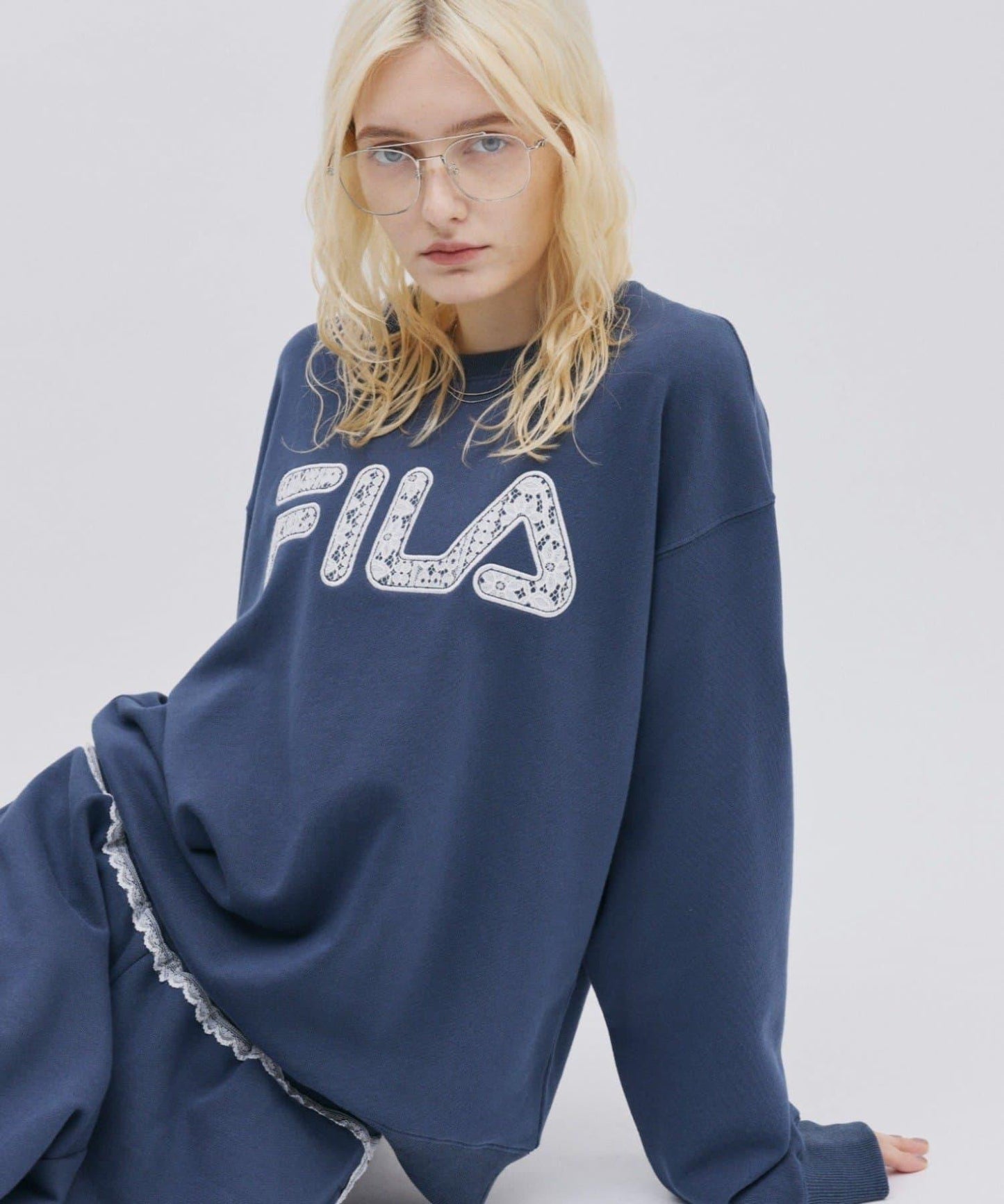 FILA 蕾絲拼接加絨圓領衛衣