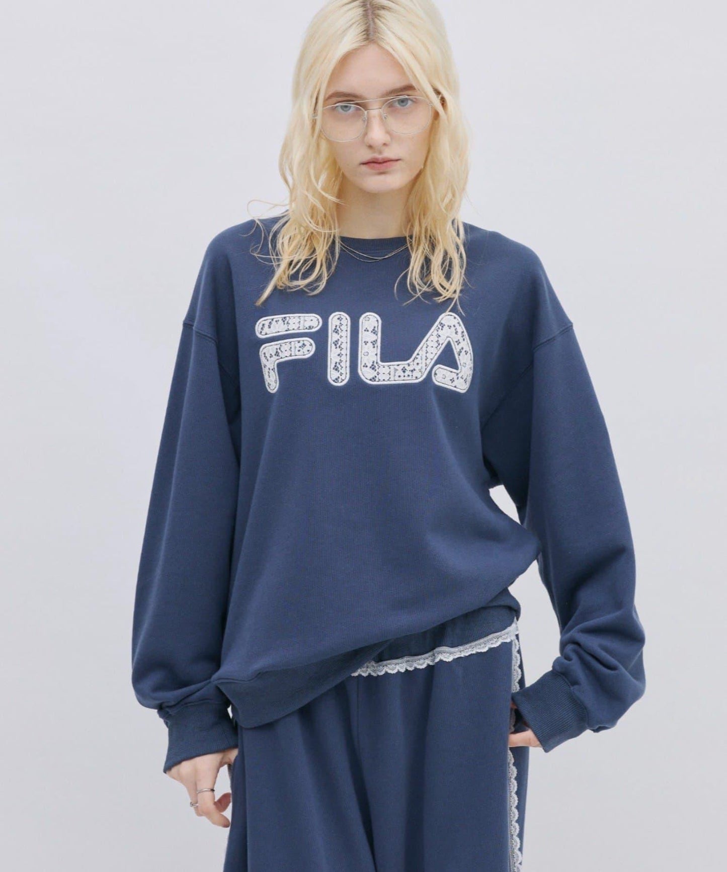 FILA 蕾絲拼接加絨圓領衛衣