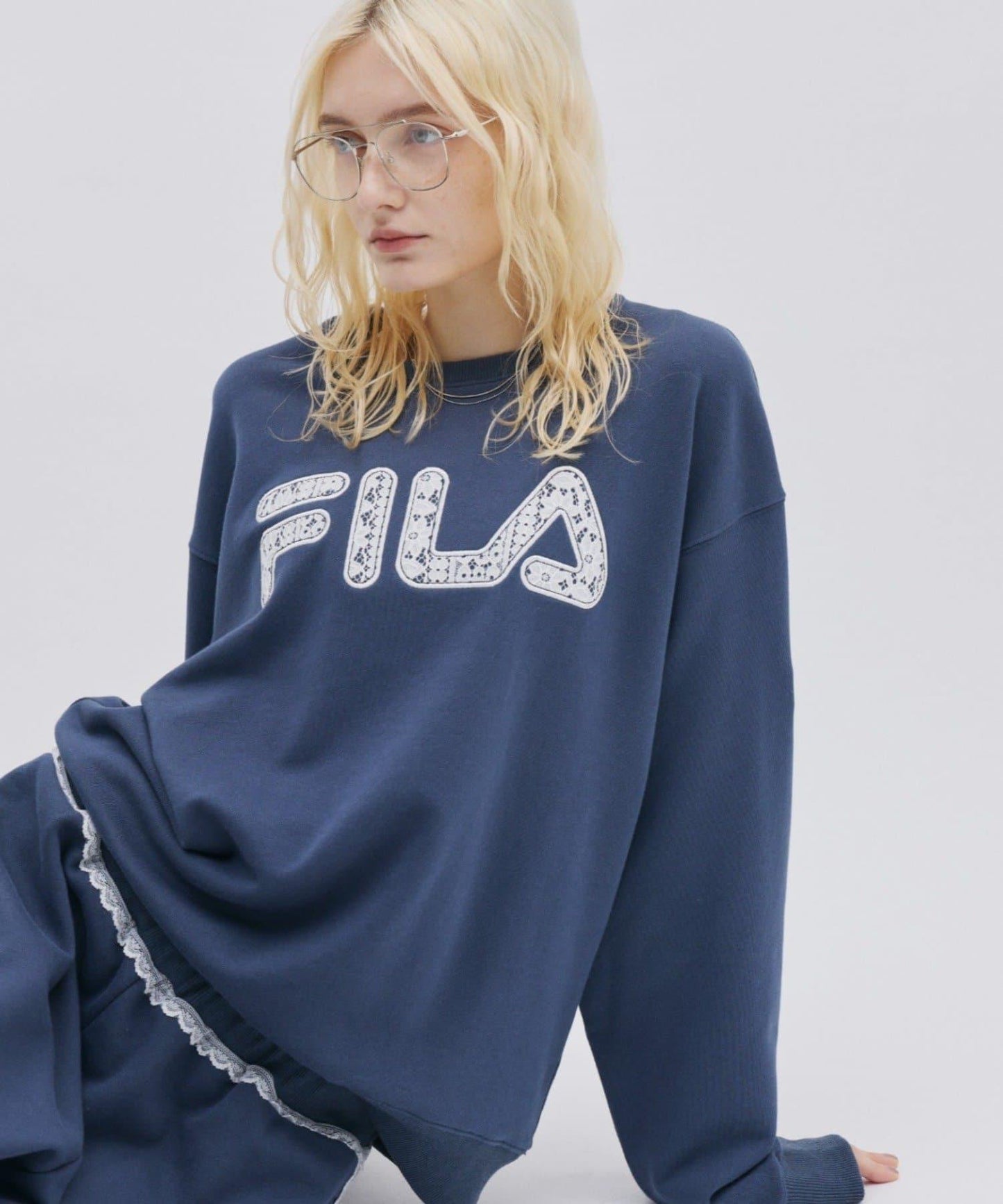 FILA 蕾絲拼接加絨圓領衛衣