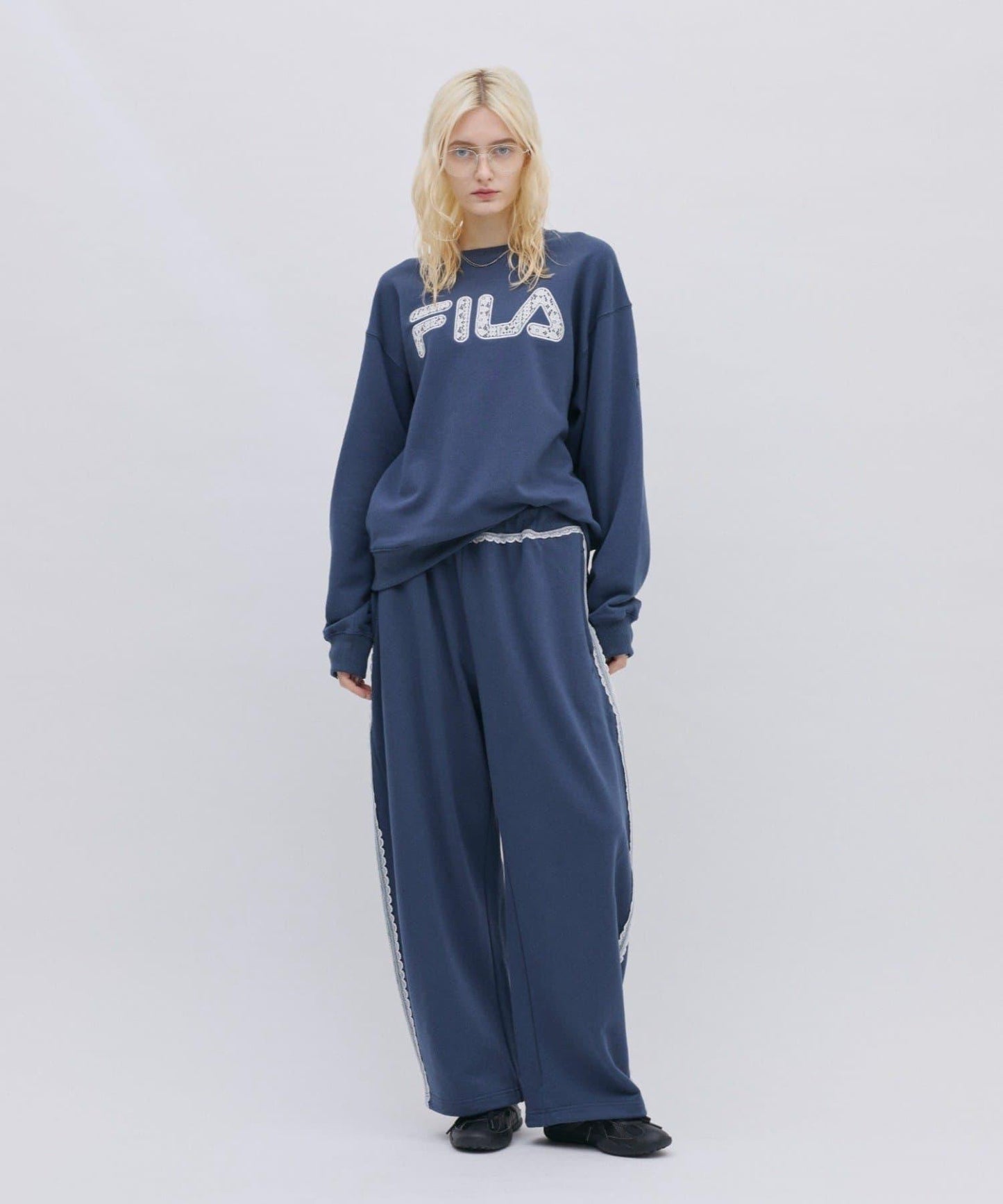 FILA 蕾絲拼接加絨圓領衛衣
