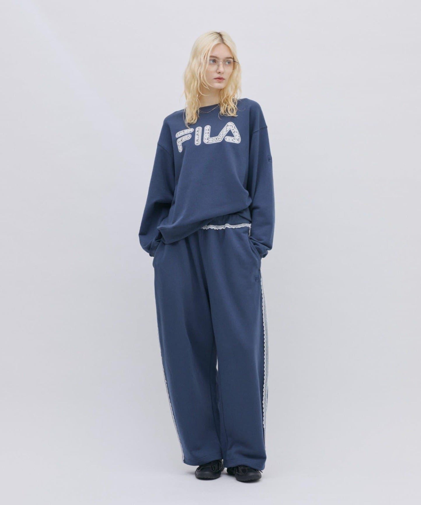 FILA 蕾絲拼接加絨圓領衛衣