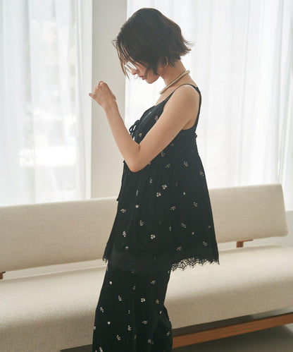 絲絨花朵刺繡下襬蕾絲吊帶