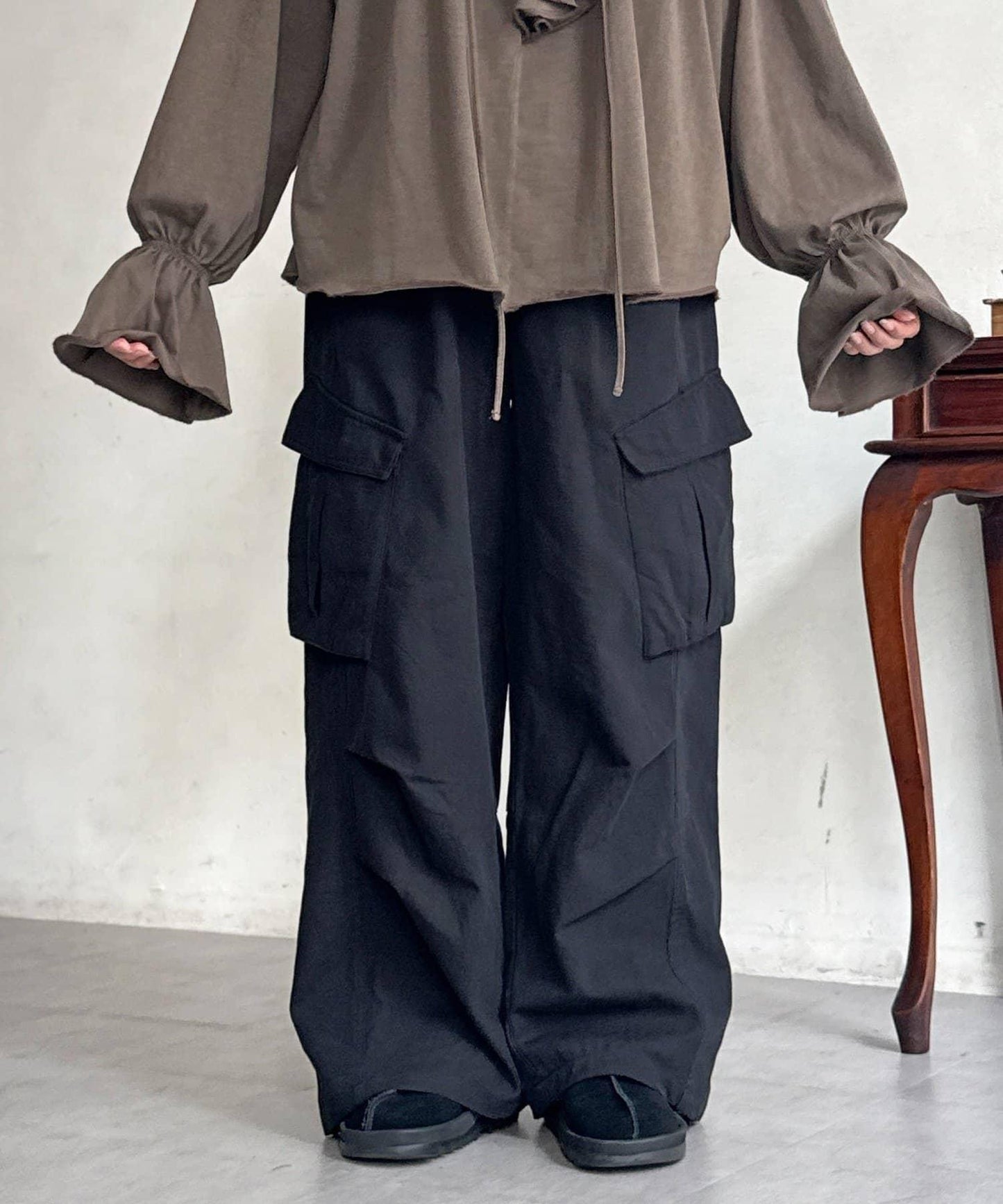 弧形剪裁工裝褲