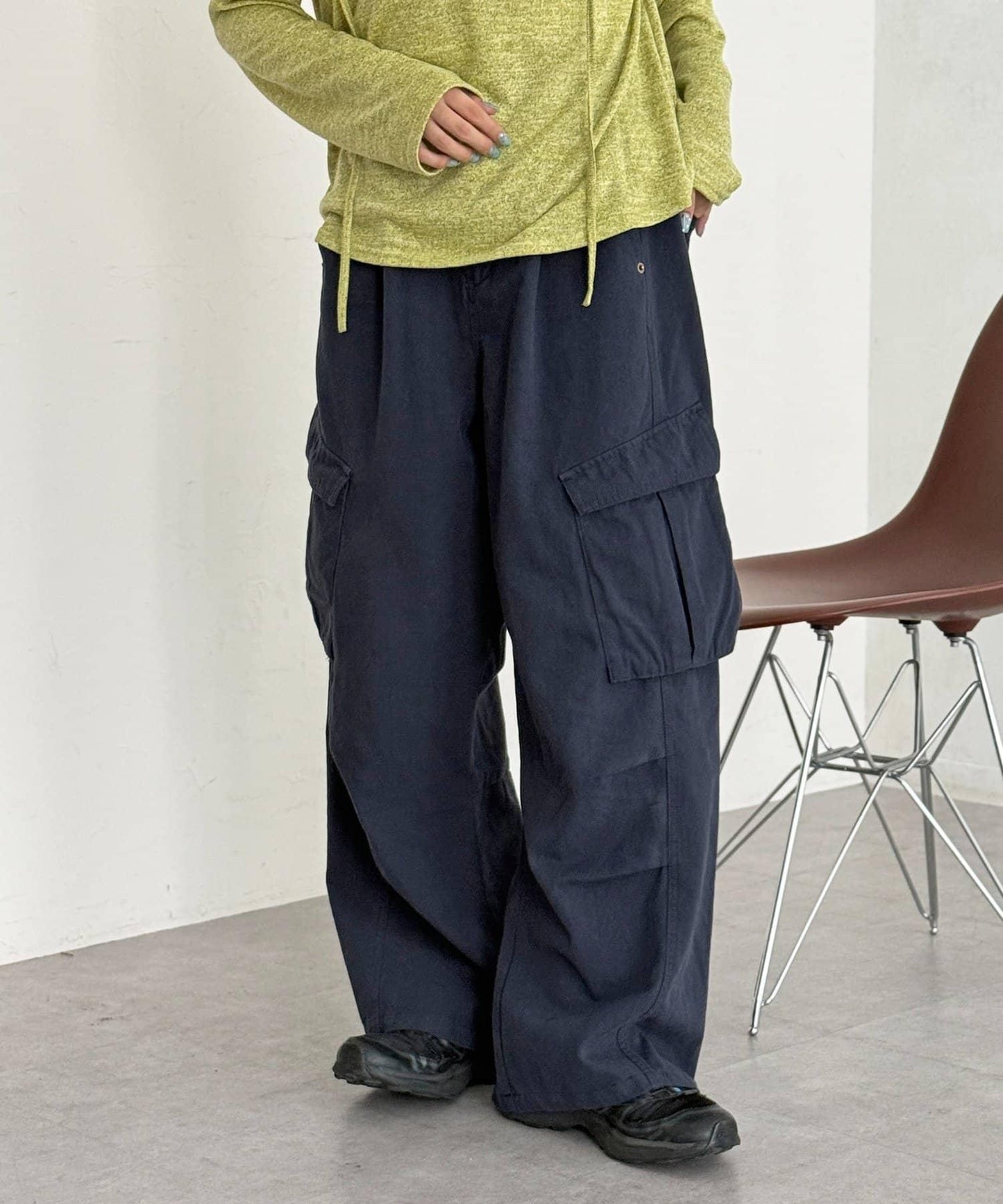 弧形剪裁工裝褲