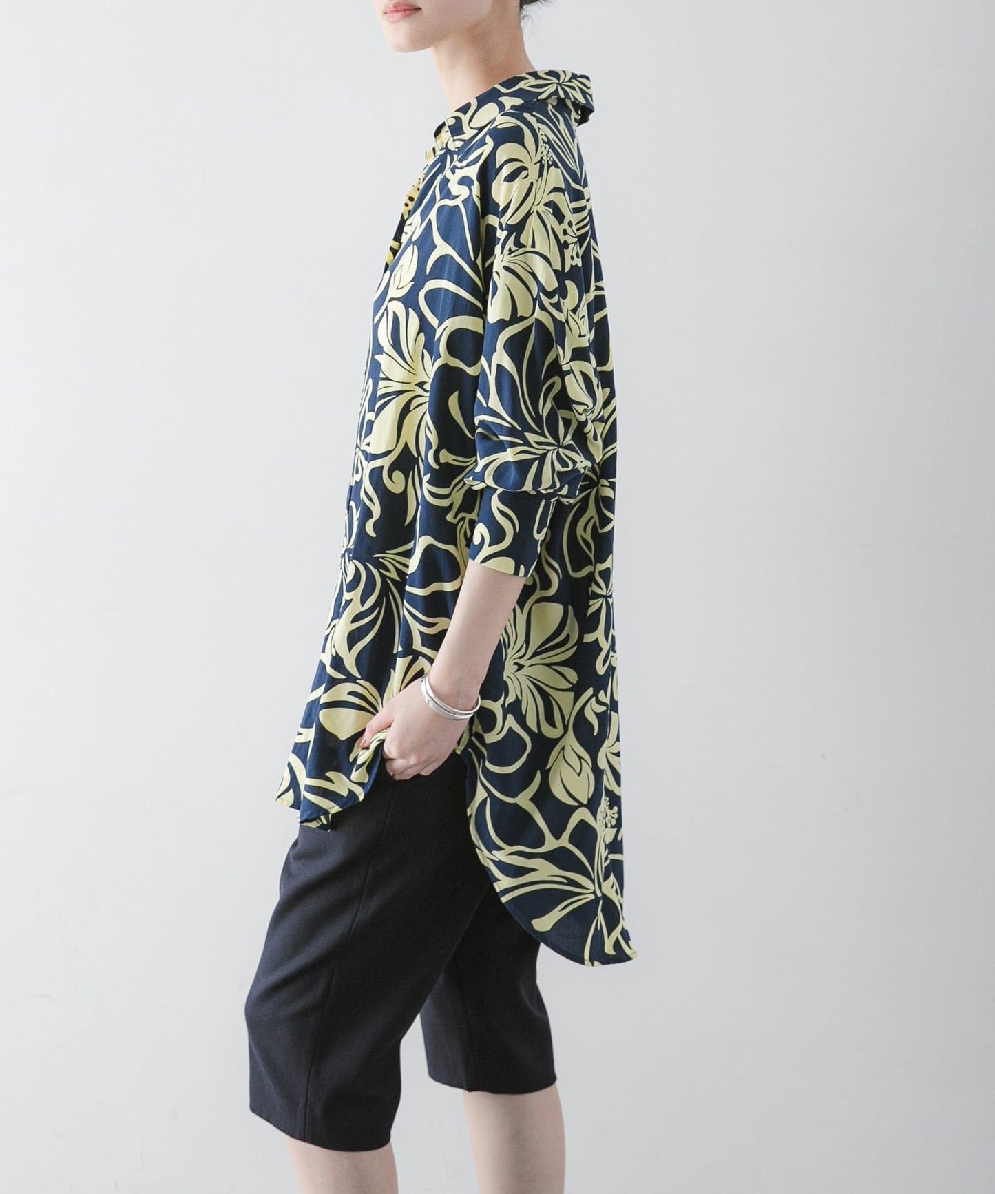 LUSANA SUN SHIRTS 一部聯名カラー
