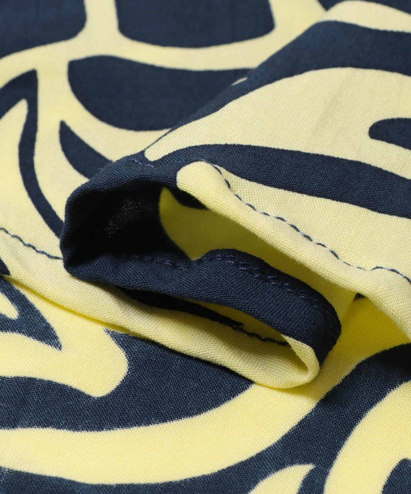 LUSANA SUN SHIRTS 一部聯名カラー
