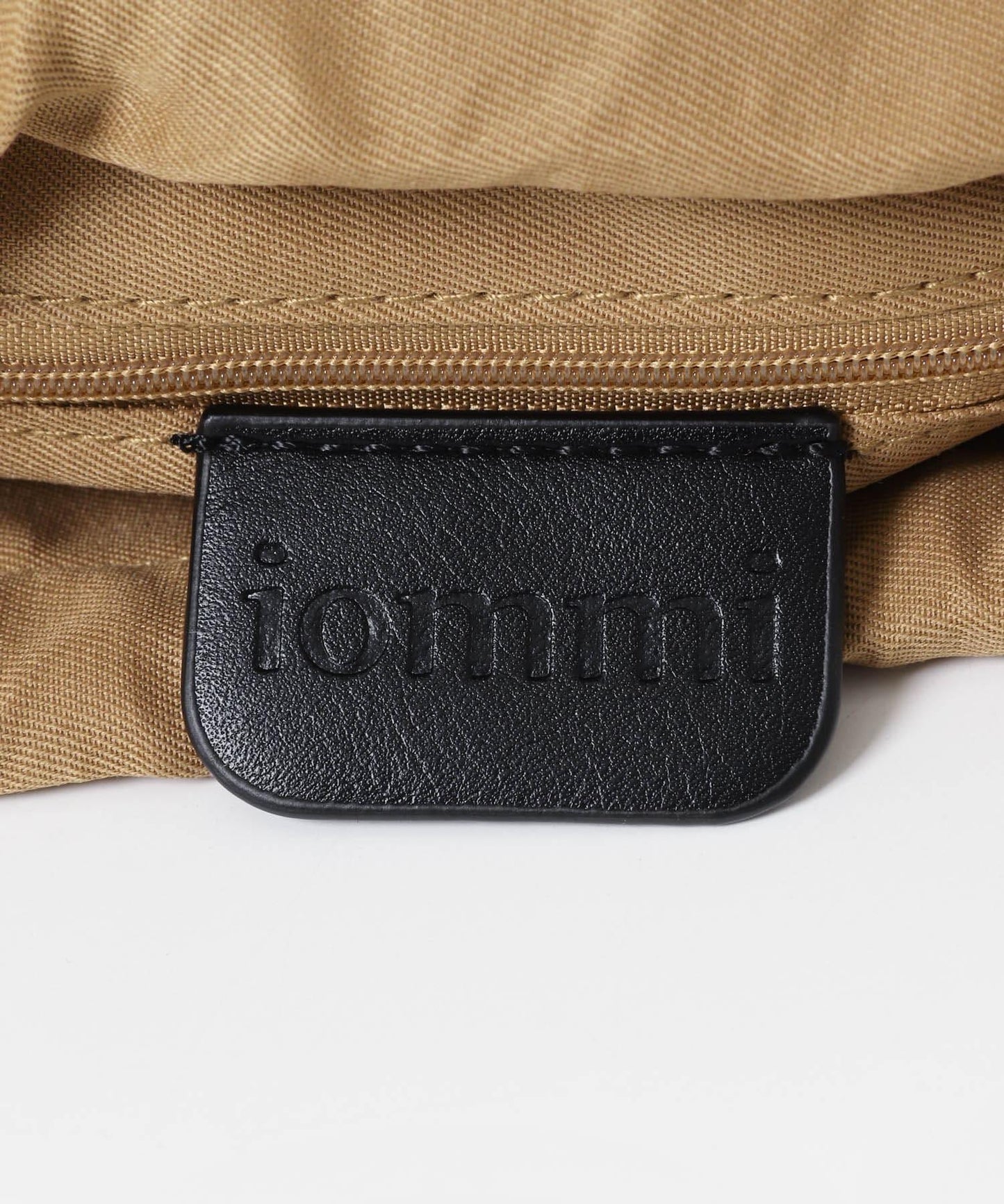 IOMMI 絨麵皮革風托特包 聯名款