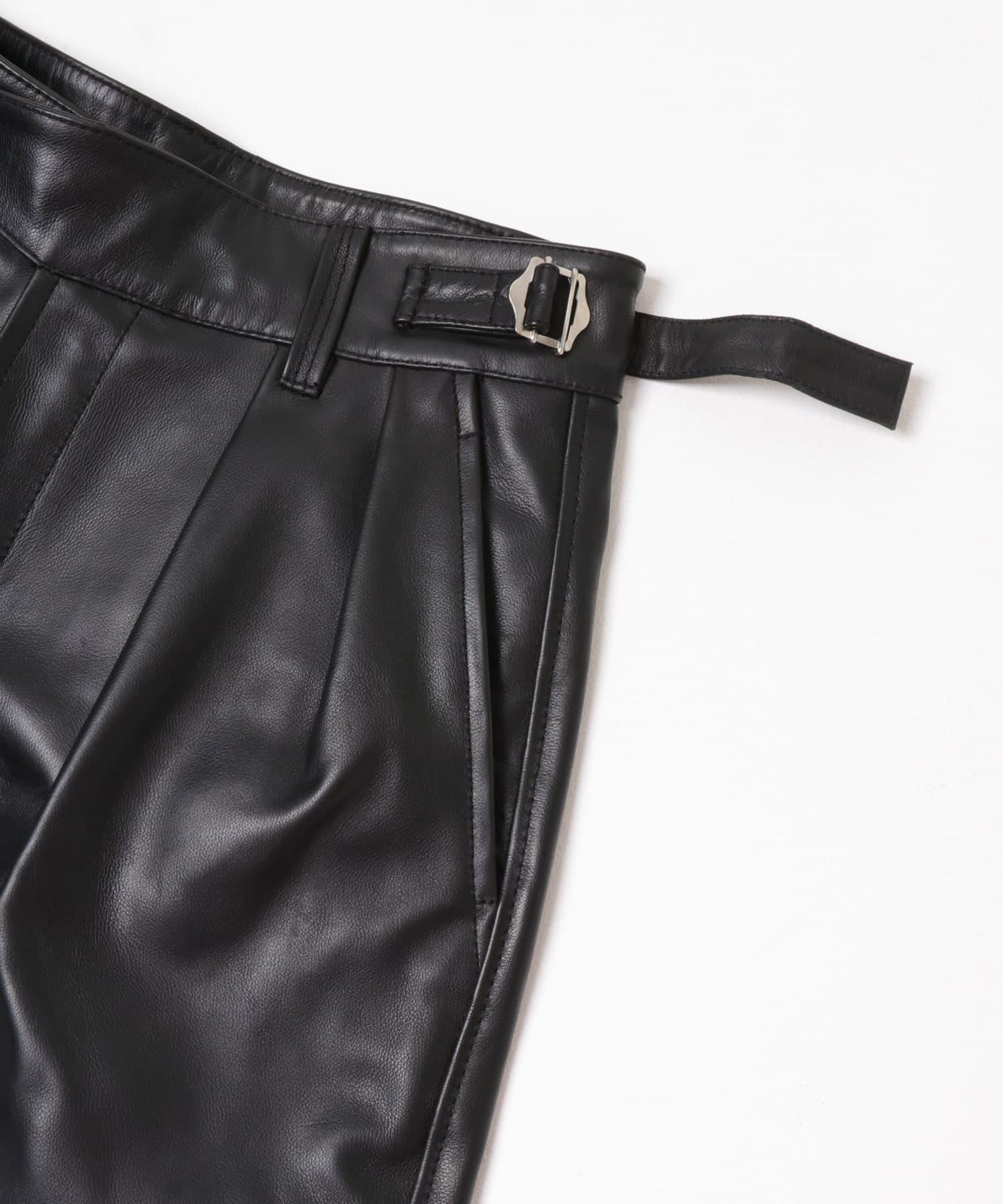 new basic BUFFALOCALF GURKHA SHORTS