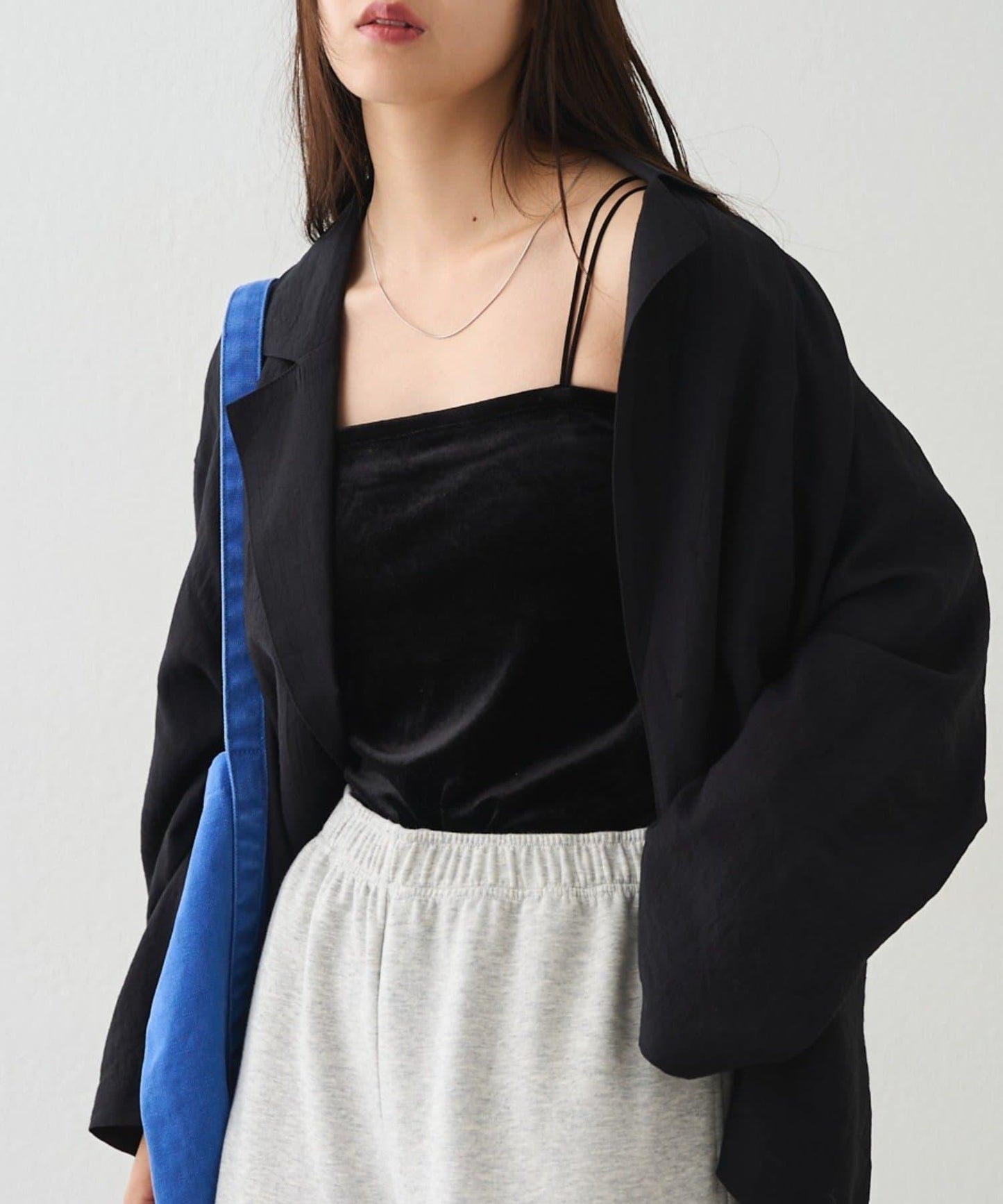 【WEB限定】カップ付ダブルストラップベロアキャミソール