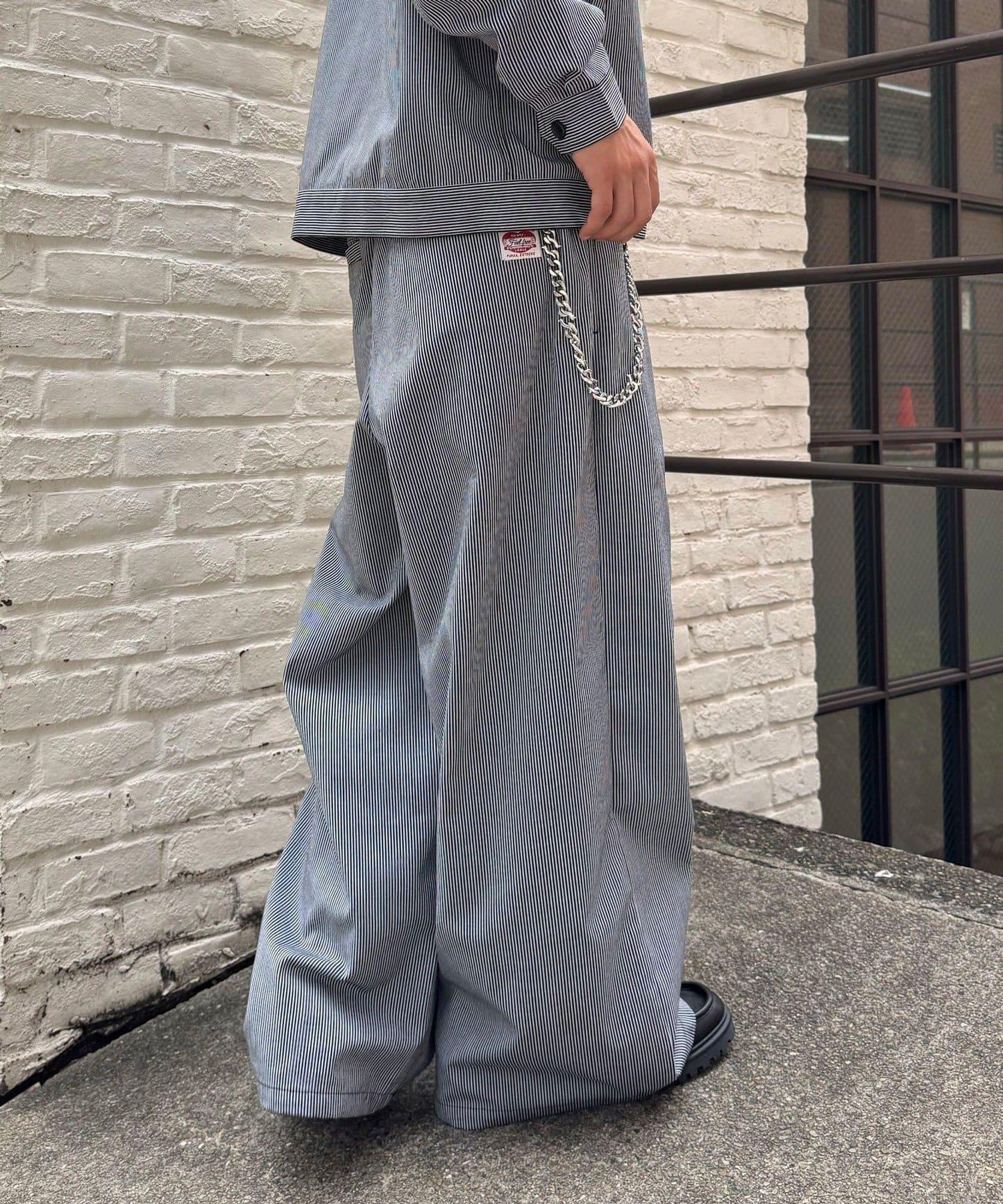 ストライプスーパーワイドパンツ