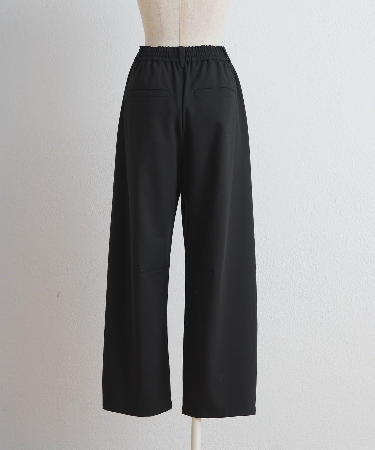 ストレッチカーブシルエットパンツ