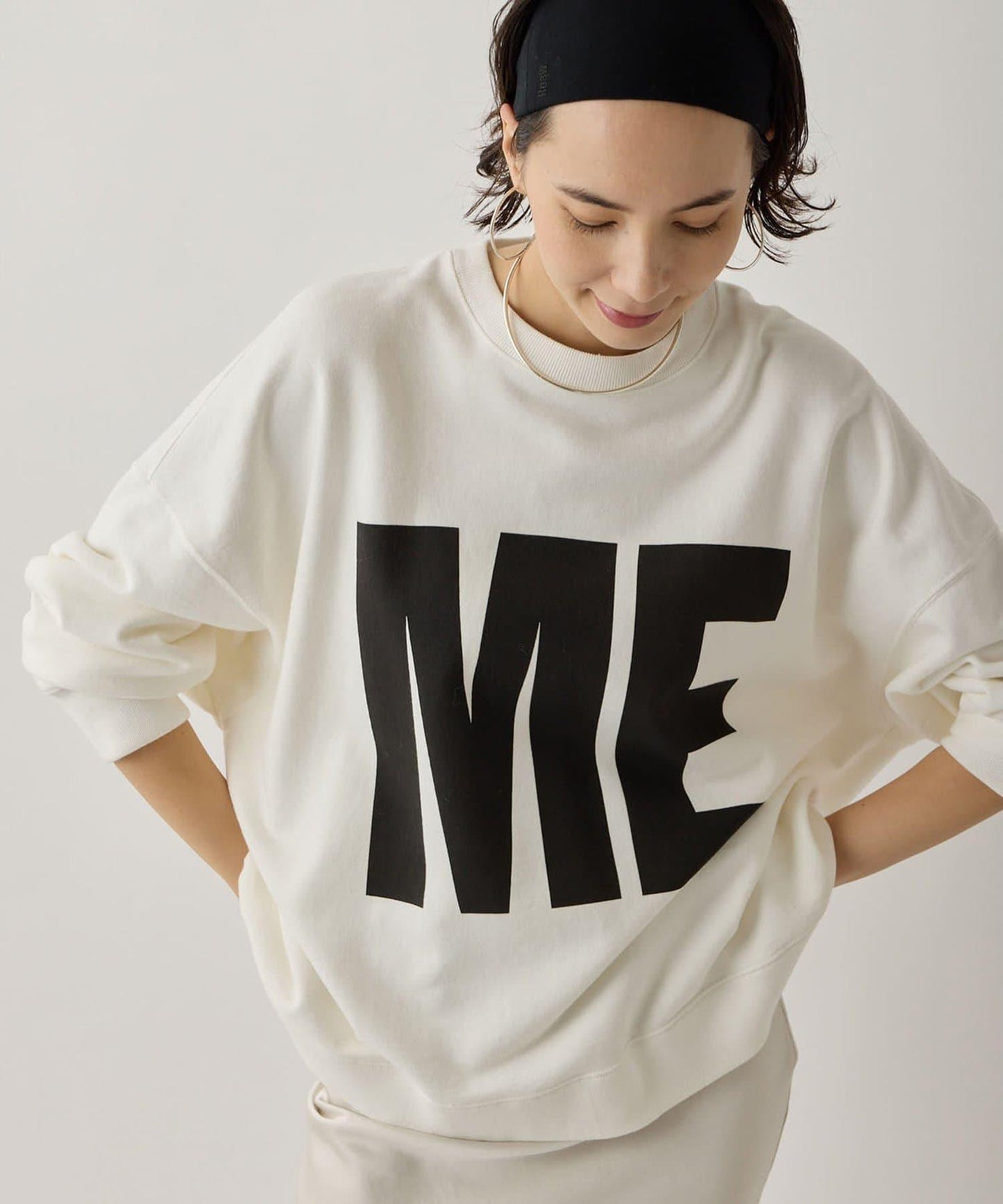 【KATHARINE HAMNETT】スローガンスウェット