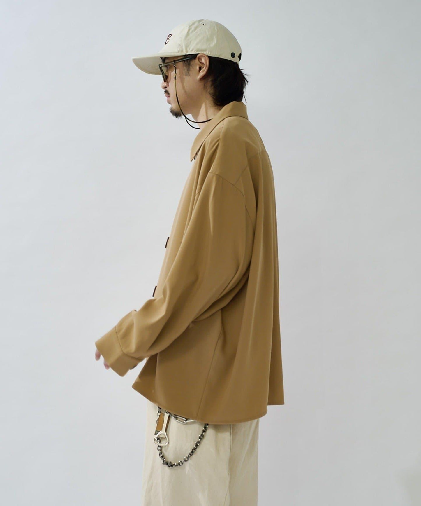 紐扣裝飾襯衫