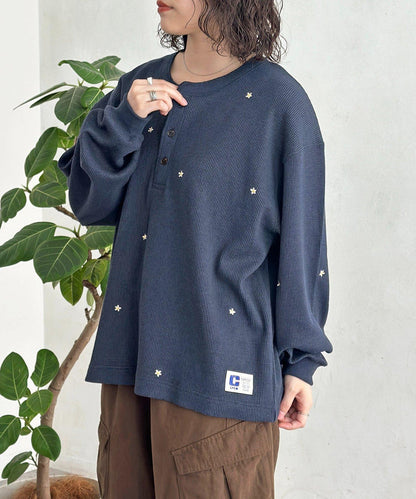フラワー刺繍ワッフルヘンリーネック