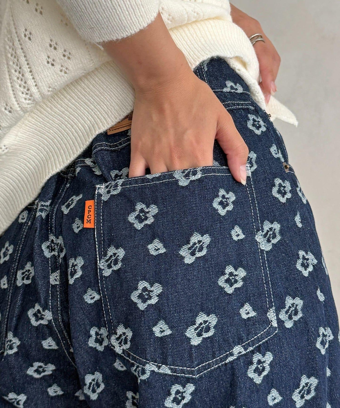 花柄直筒牛仔褲