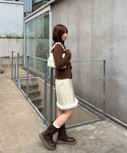 裾ファーサテンミドルスカート
