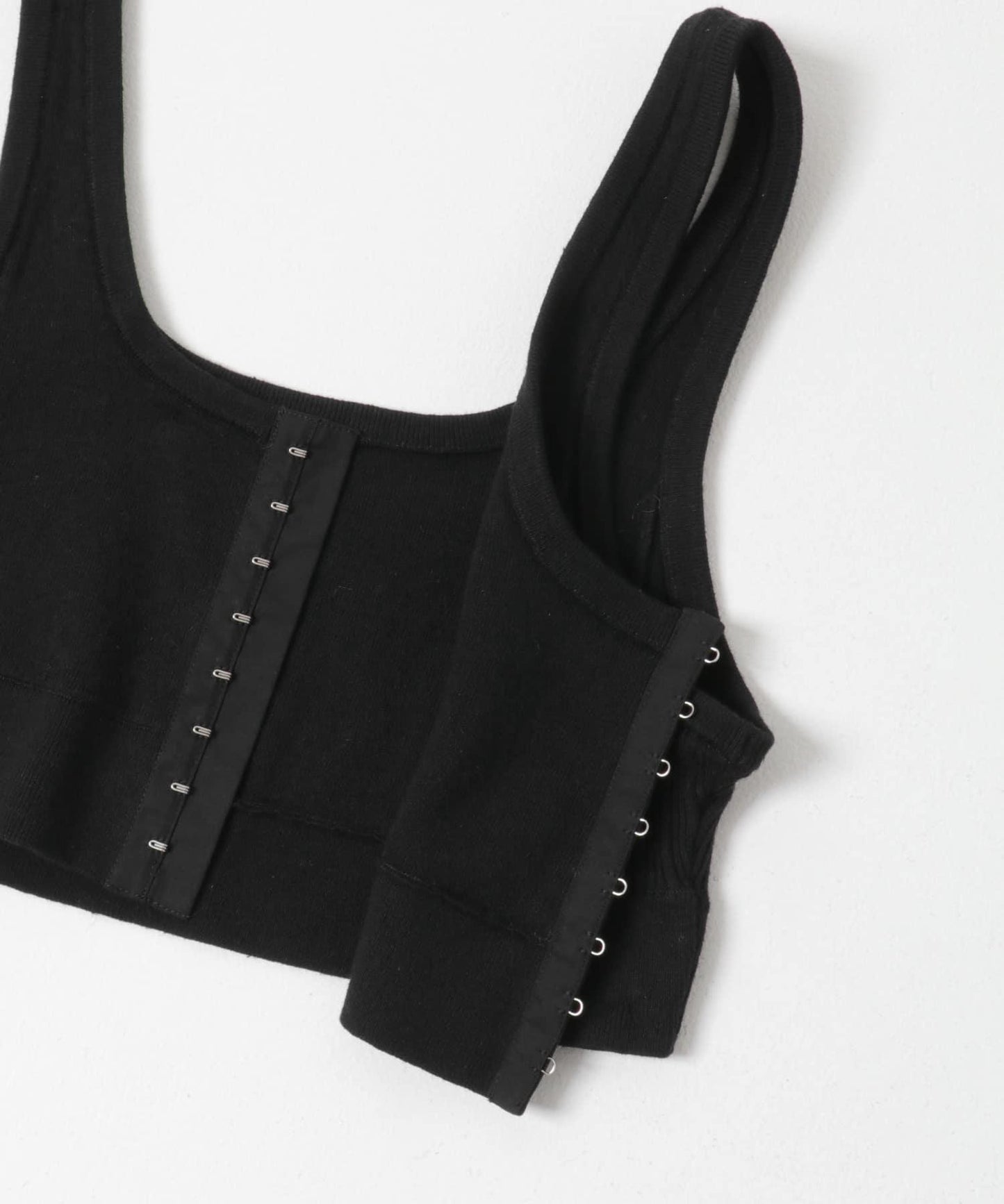 new basic FLUID KNIT BUISTIER