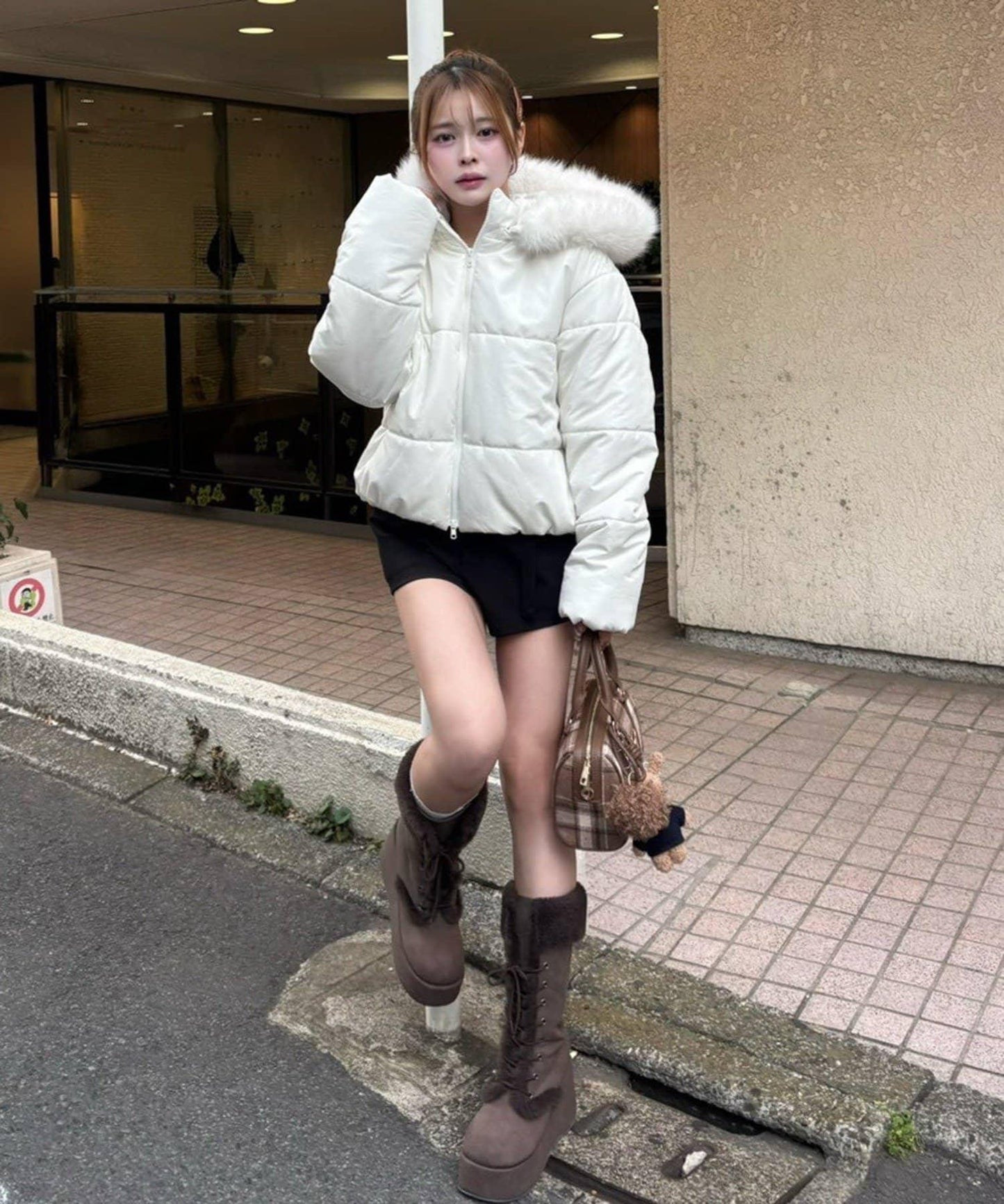 NICE CLAUP 2026冬季款 短款人造毛領人造羽絨服 女