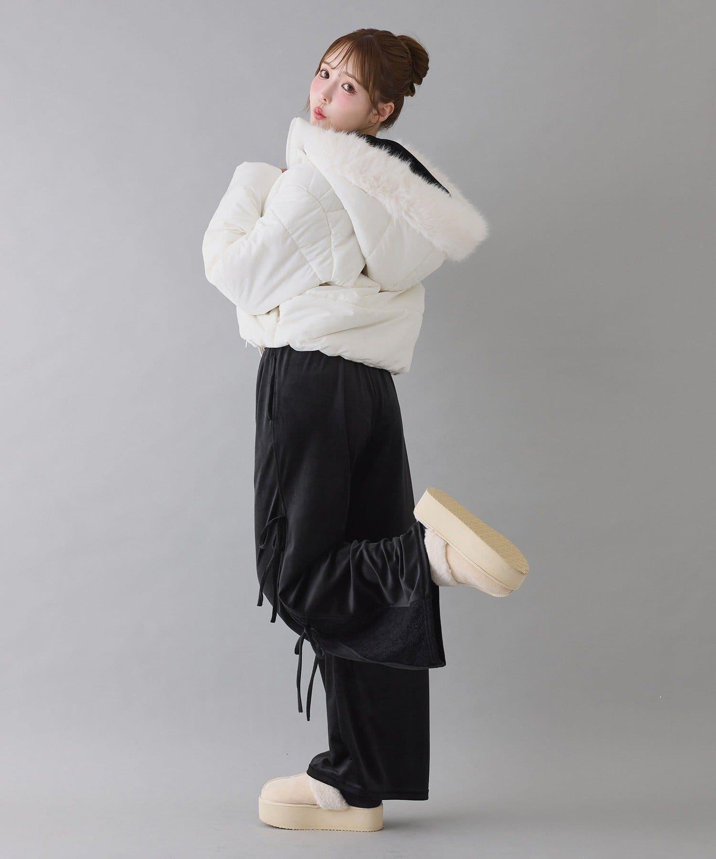 NICE CLAUP 2026冬季款 短款人造毛領人造羽絨服 女