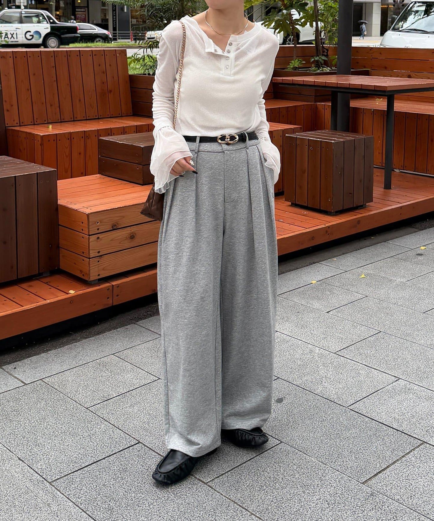 Thevon. 2026AW 荷葉邊下襬 亨利領 透膚感 針織衫 女