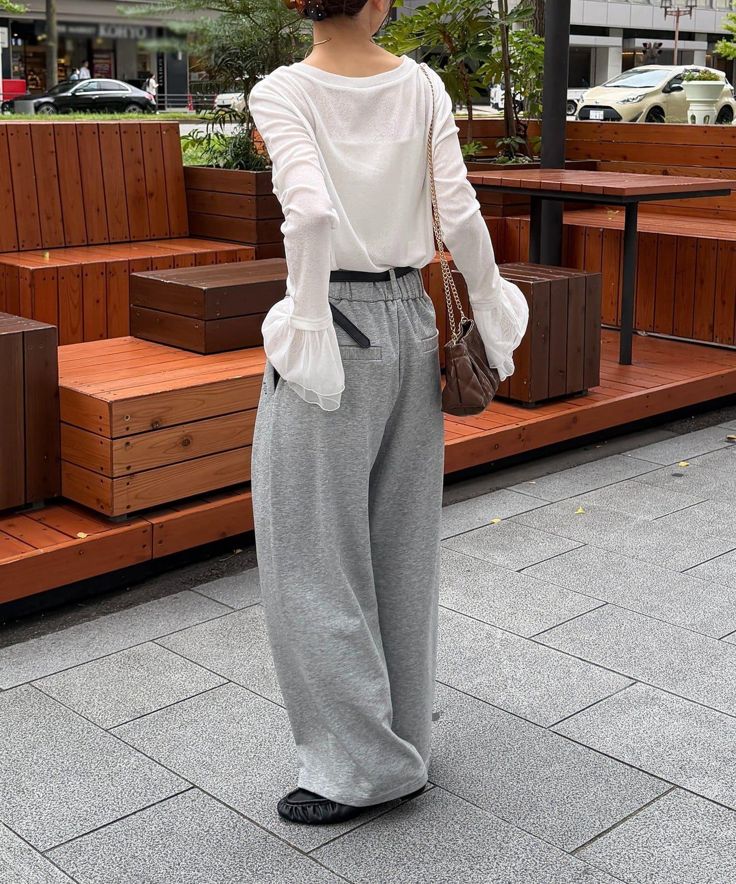 Thevon. 2026AW 荷葉邊下襬 亨利領 透膚感 針織衫 女