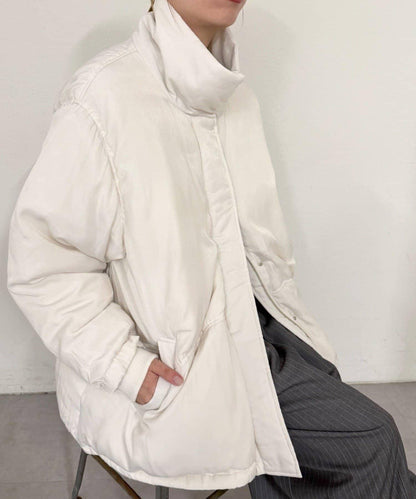 Omekashi 菲布里爾怪獸羽絨服 寬鬆廓形 啞光質感 80%羽絨 20%羽毛 夾克