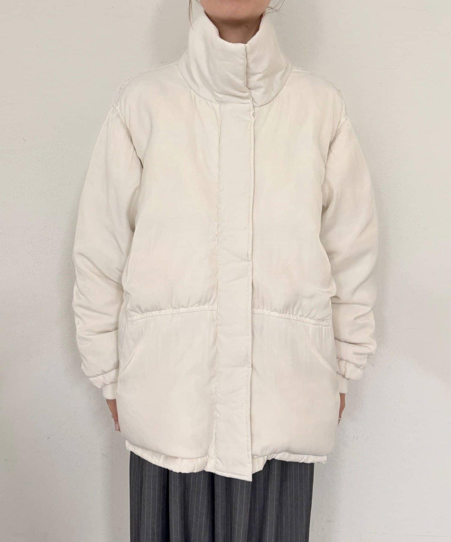 Omekashi 菲布里爾怪獸羽絨服 寬鬆廓形 啞光質感 80%羽絨 20%羽毛 夾克