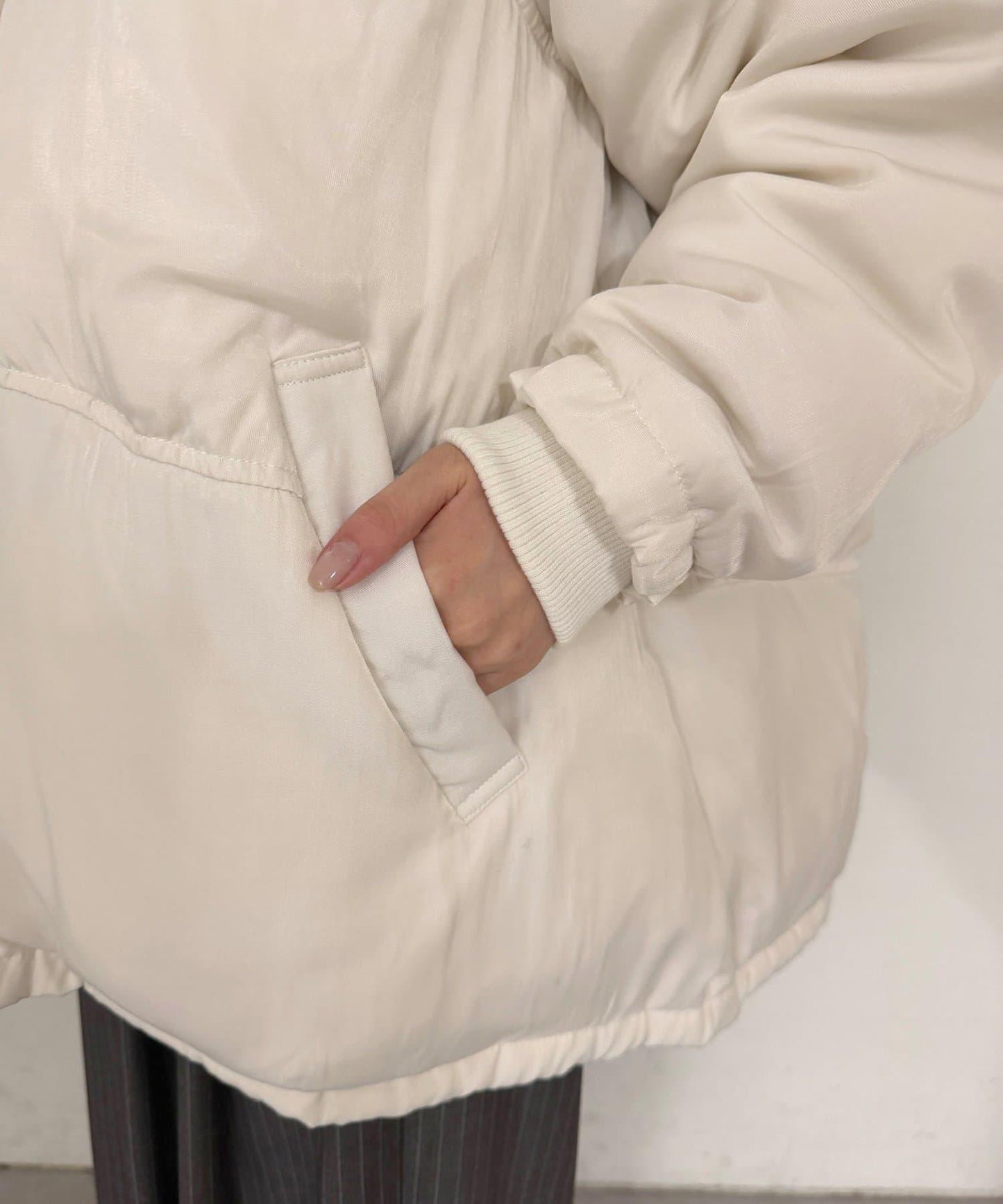 Omekashi 菲布里爾怪獸羽絨服 寬鬆廓形 啞光質感 80%羽絨 20%羽毛 夾克