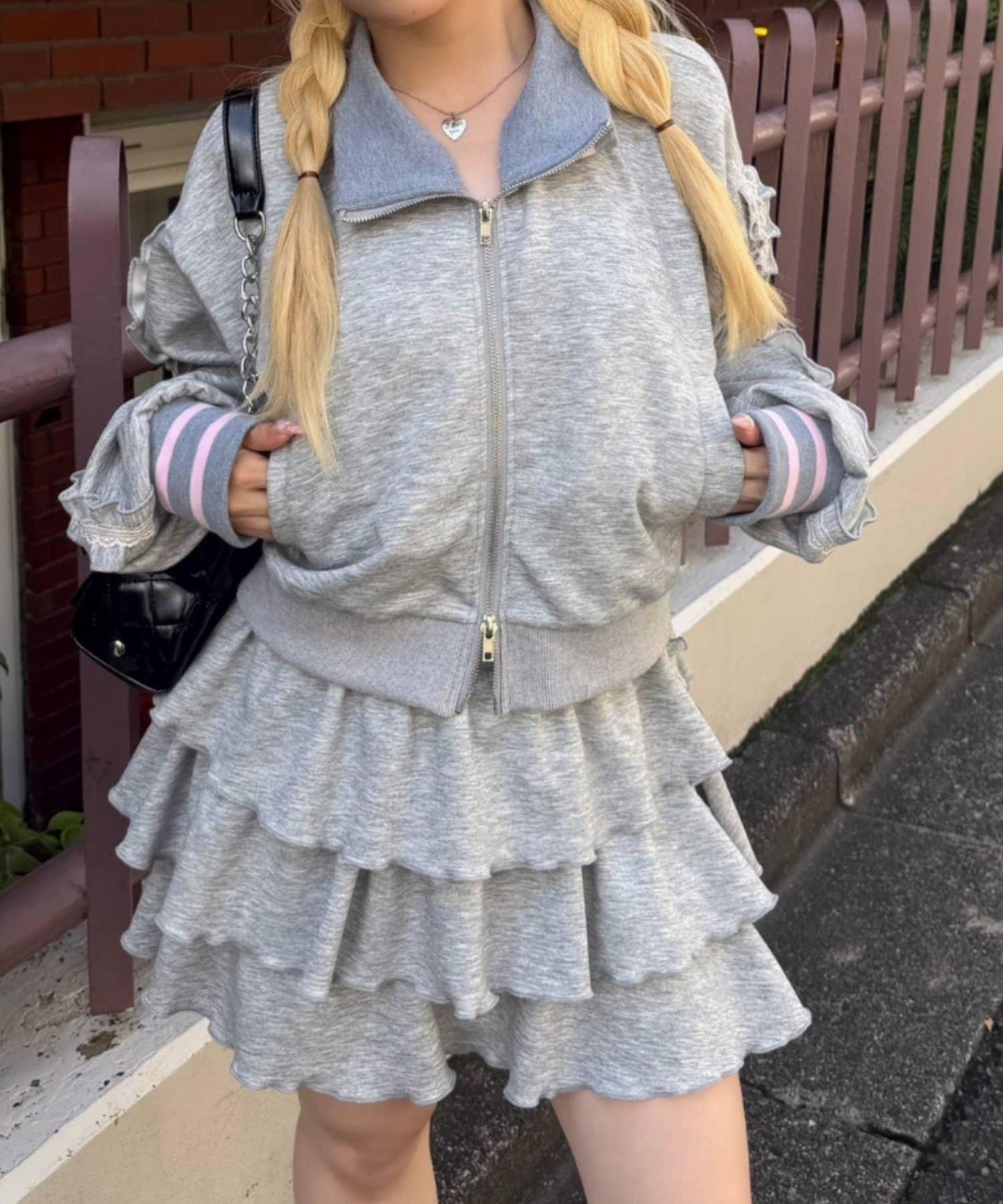 NICE CLAUP 閃亮Logo高領拉鍊夾克 運動外套 女 滌綸混紡