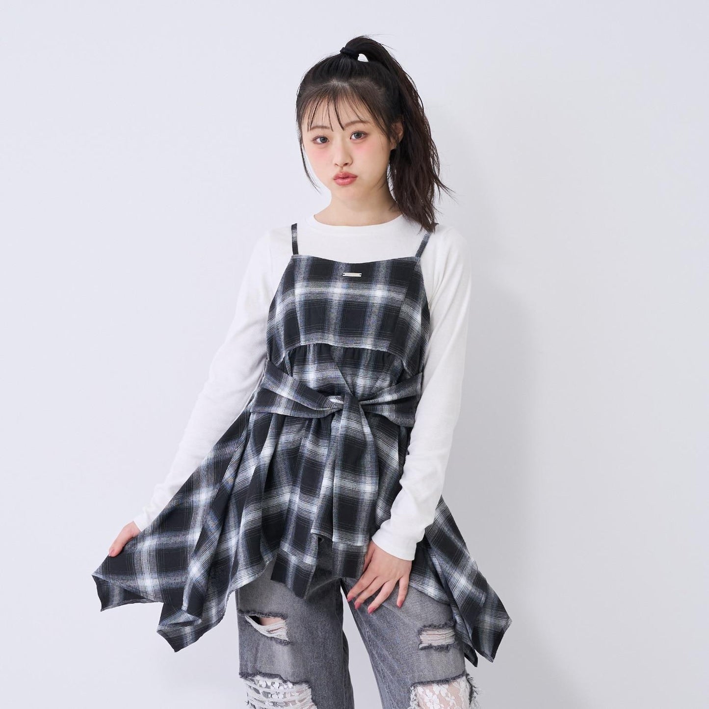 Lovetoxic 檢查格紋吊帶連衣裙 附速幹內搭
