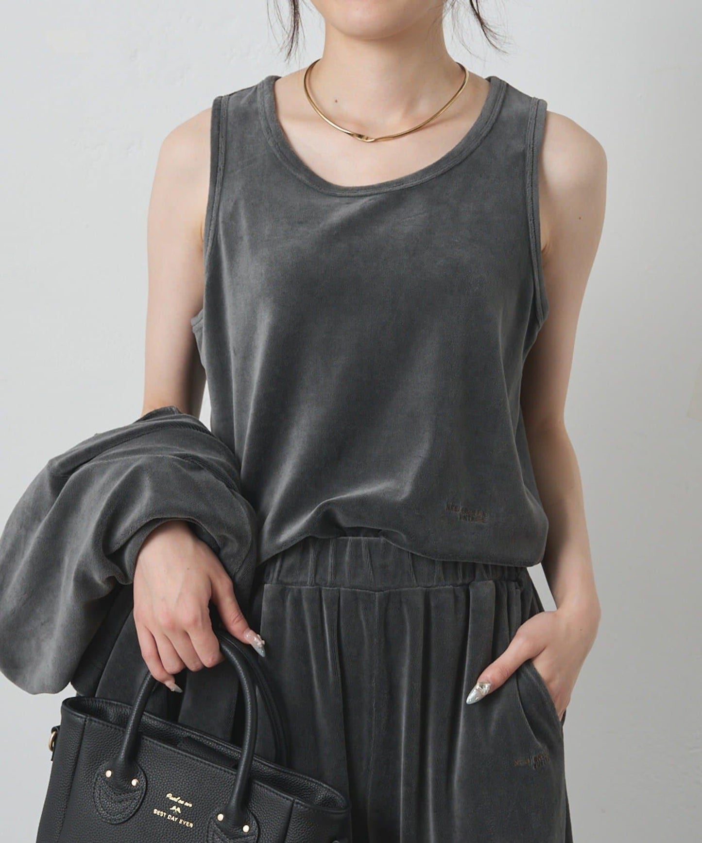 PUAL CE CIN 2026 AW VINTAGE REBELLION 系列 珠光天鵝絨背心