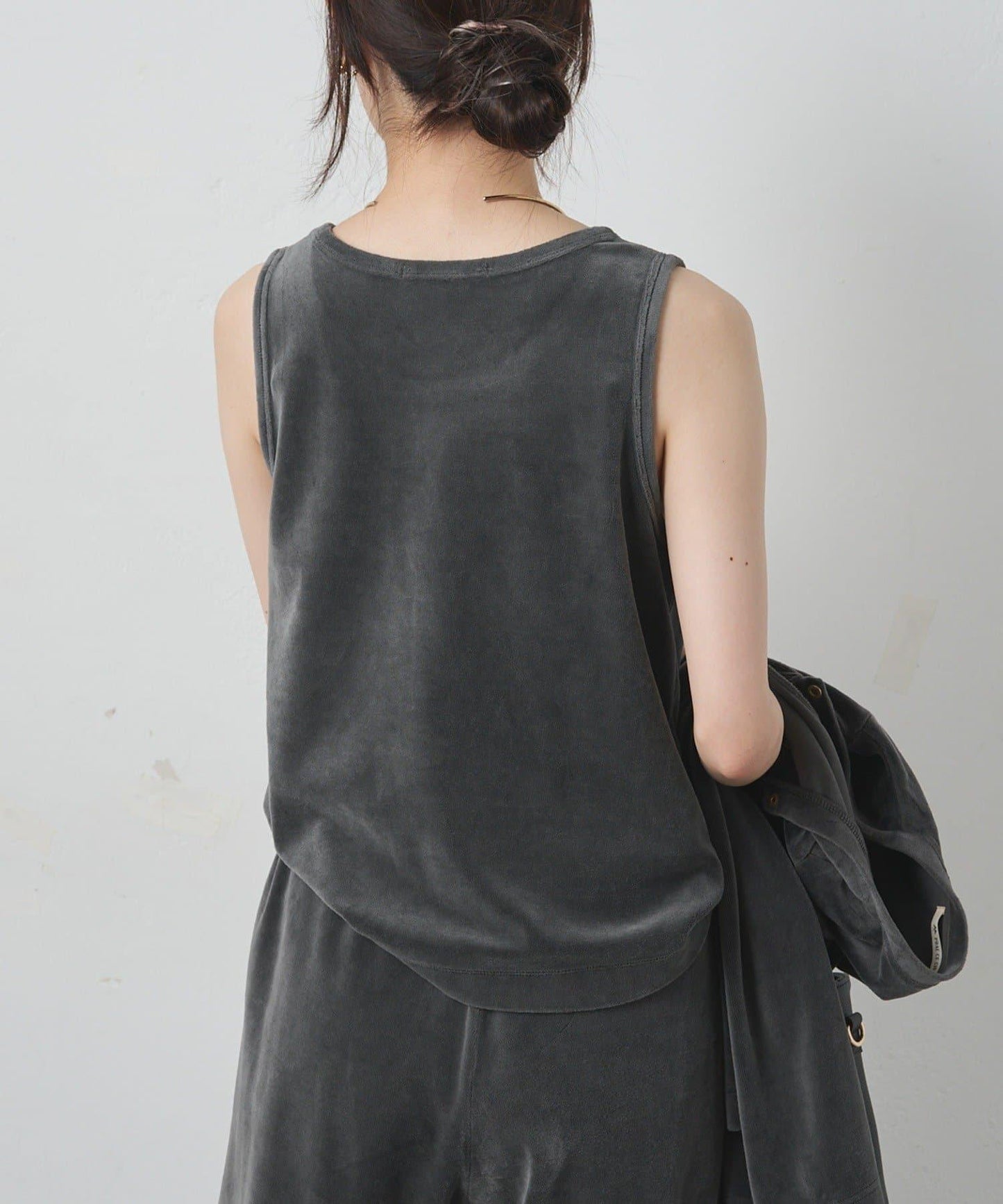 PUAL CE CIN 2026 AW VINTAGE REBELLION 系列 珠光天鵝絨背心