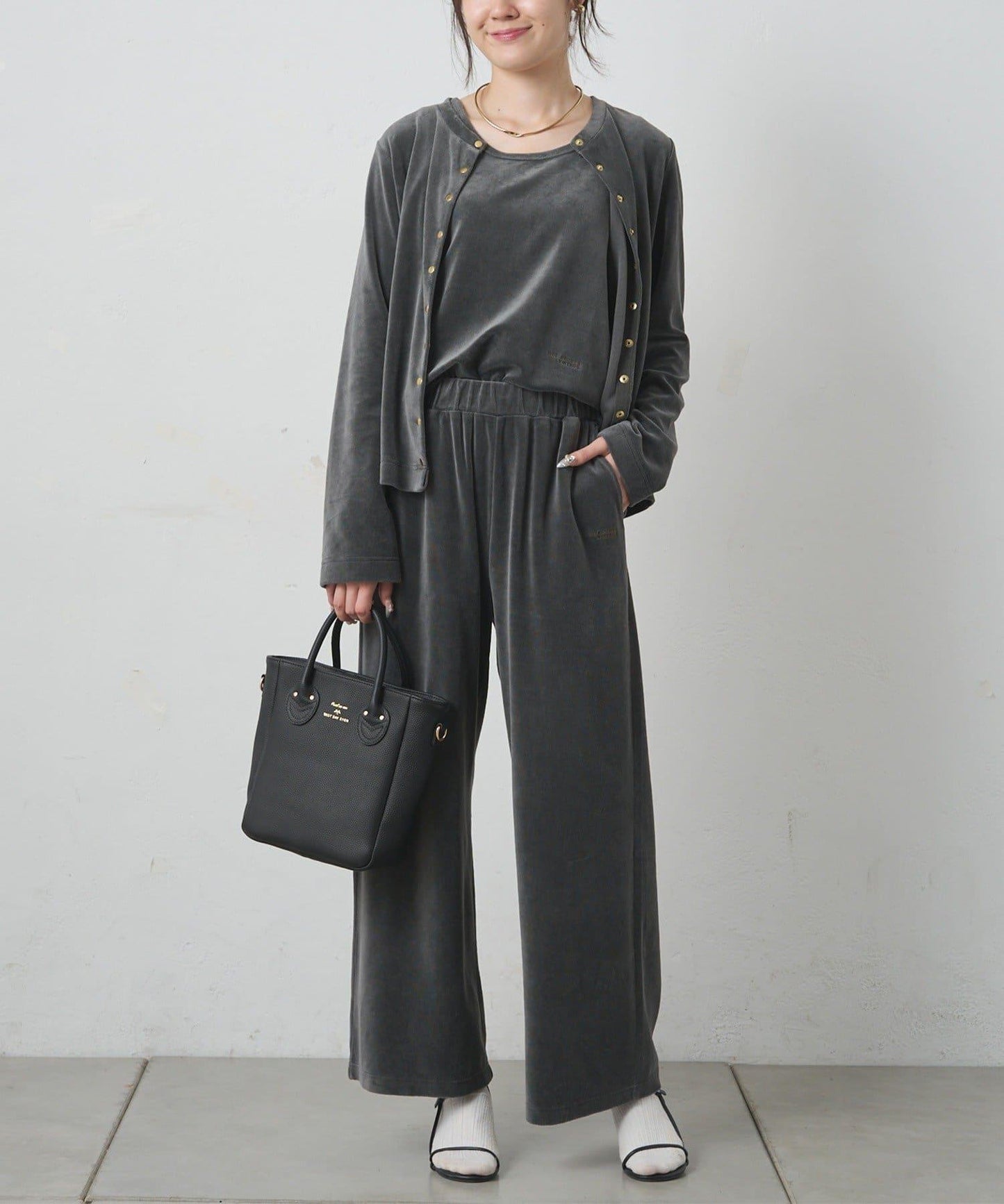 PUAL CE CIN 2026 AW VINTAGE REBELLION 系列 珠光天鵝絨背心