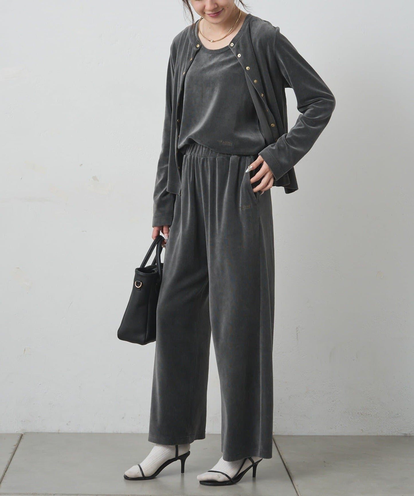 PUAL CE CIN 2026 AW VINTAGE REBELLION 系列 珠光天鵝絨背心