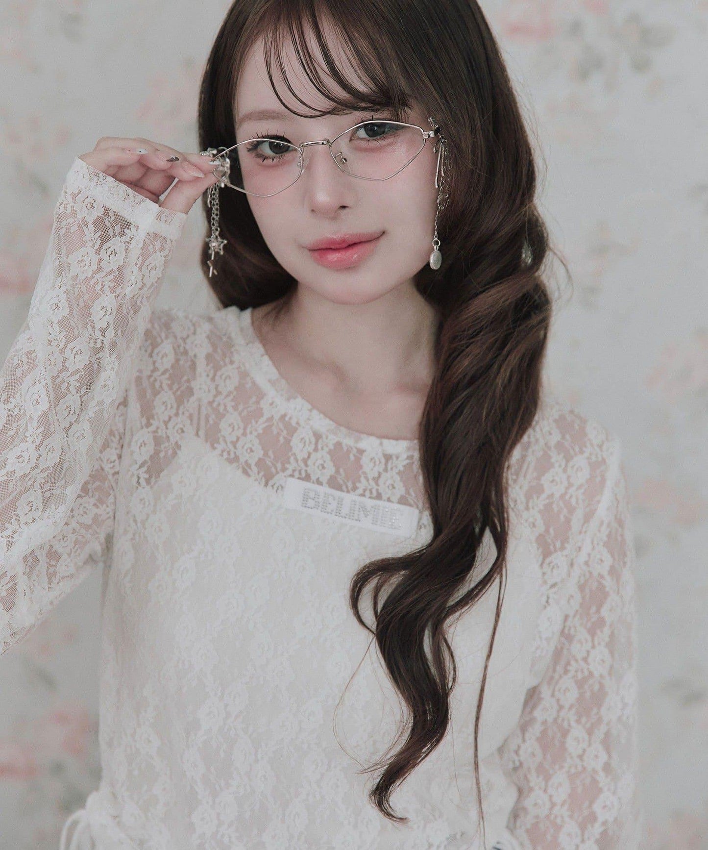 OLIVE des OLIVE 亮片Logo總蕾絲上衣 彈力透膚感短款上衣