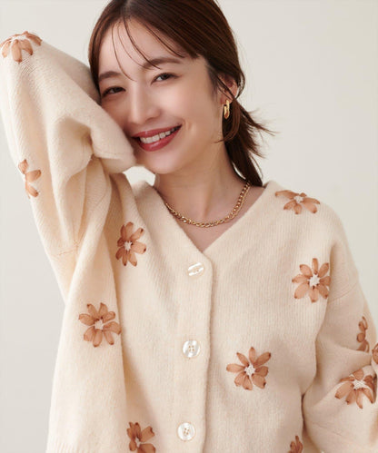 前後兩穿立體花朵刺繡針織衫