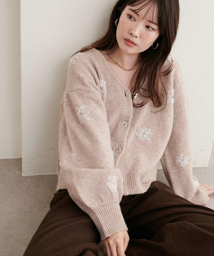 前後兩穿立體花朵刺繡針織衫