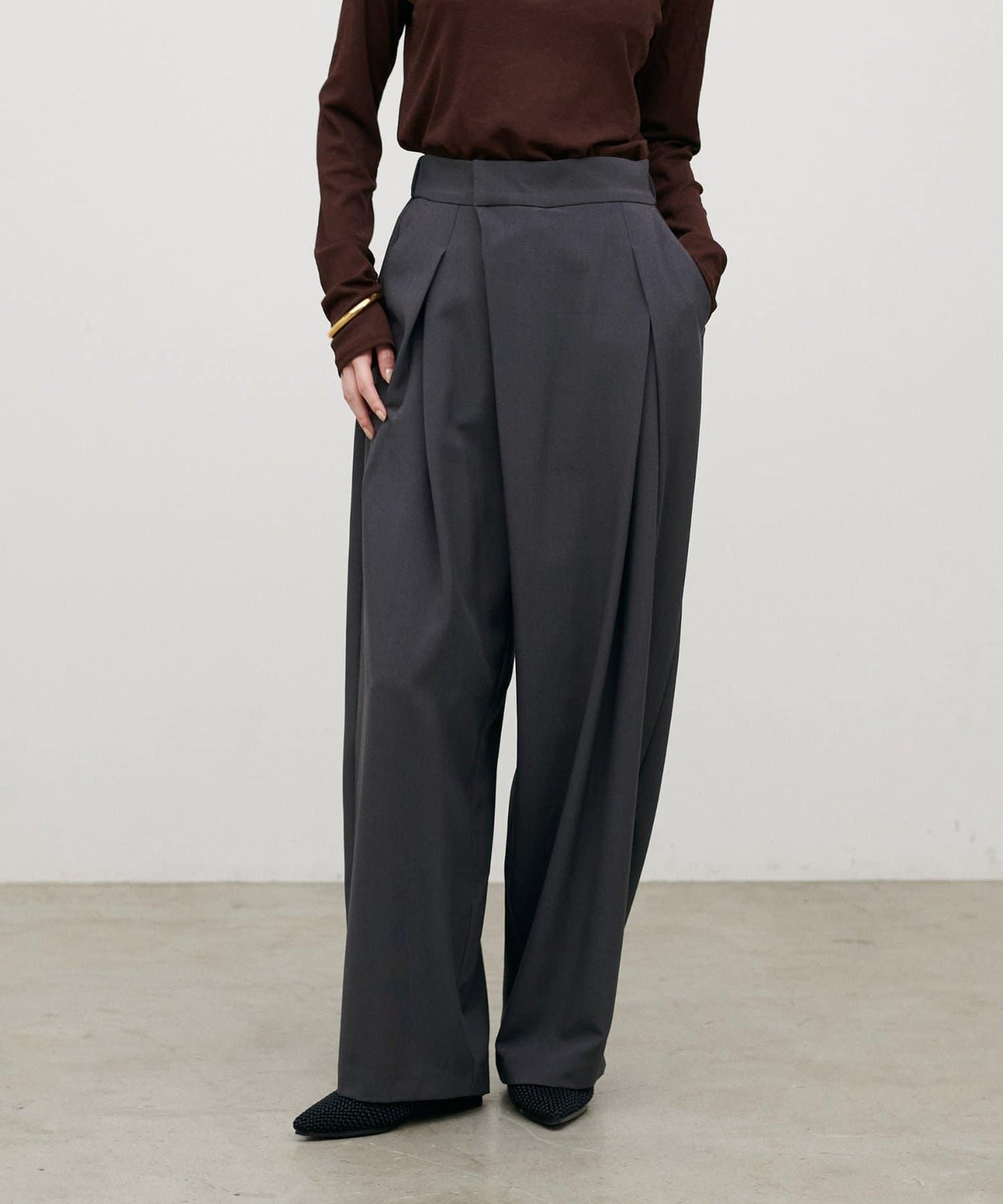 LARUTA 闊腿褲 女 2026AW 垂墜感 簡約設計 褲長99-102cm