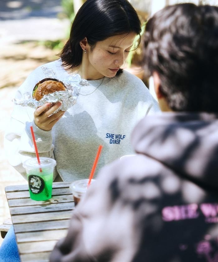 SHE WOLF DINER×FREAK'S STORE 聯名 別注 後背印花 衛衣