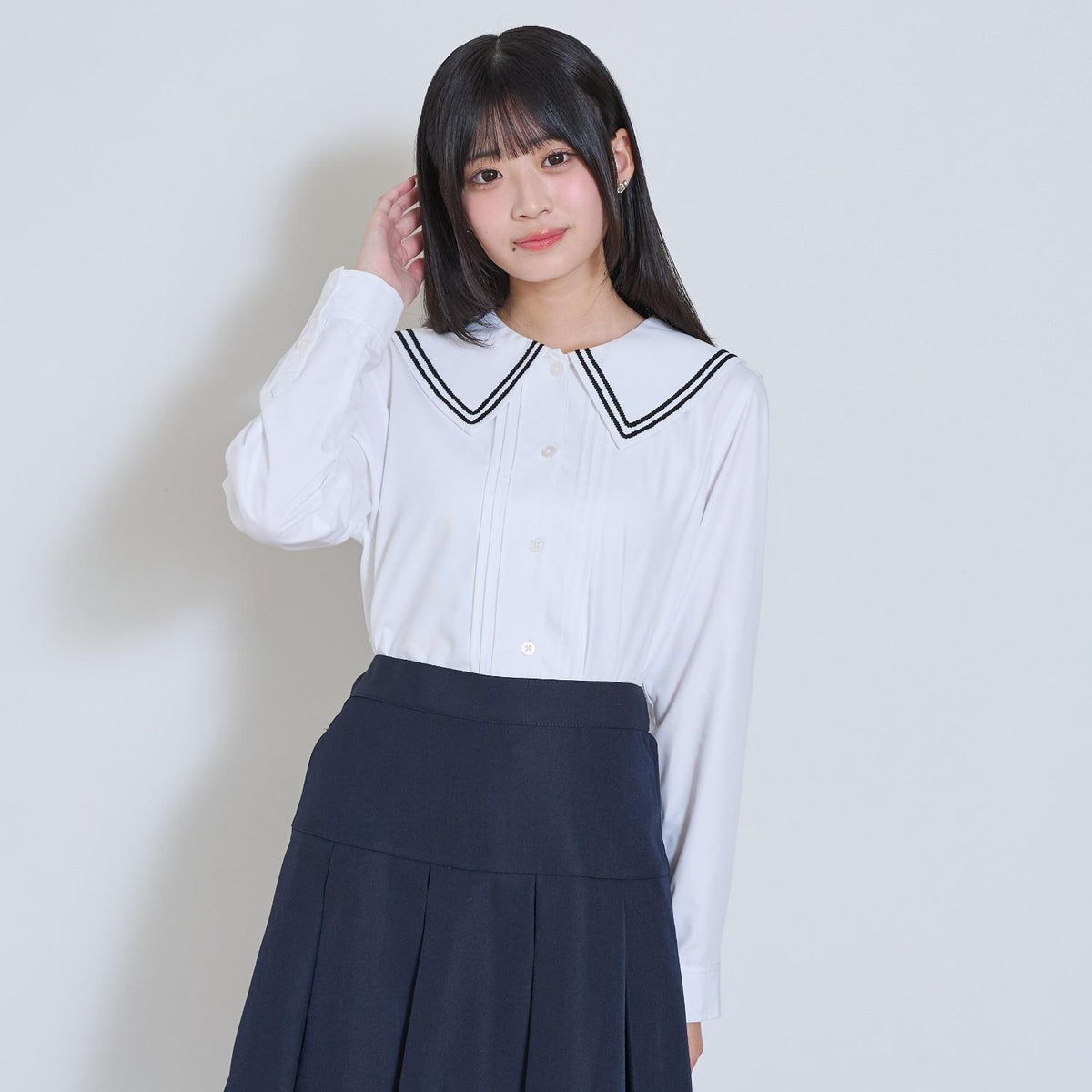 Lovetoxic 少女款セーラー衿ラインブラウス 卒服 畢業季 易打理 聚酯纖維混紡 襯衫
