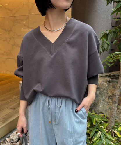 V領羅馬布針織衫