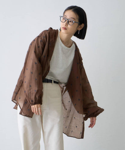花柄刺繍透膚感連帽襯衫